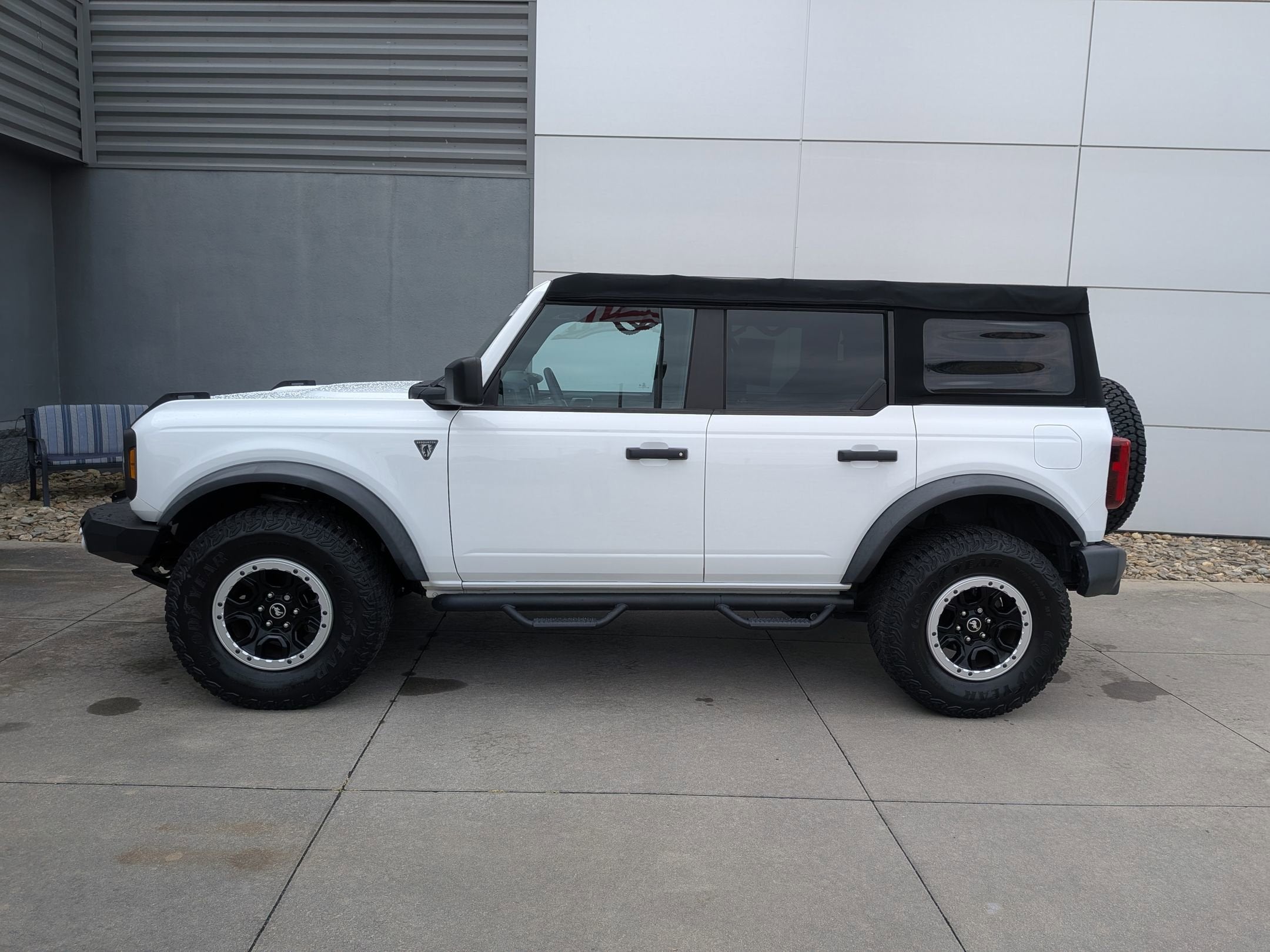 2021 Ford Bronco Base