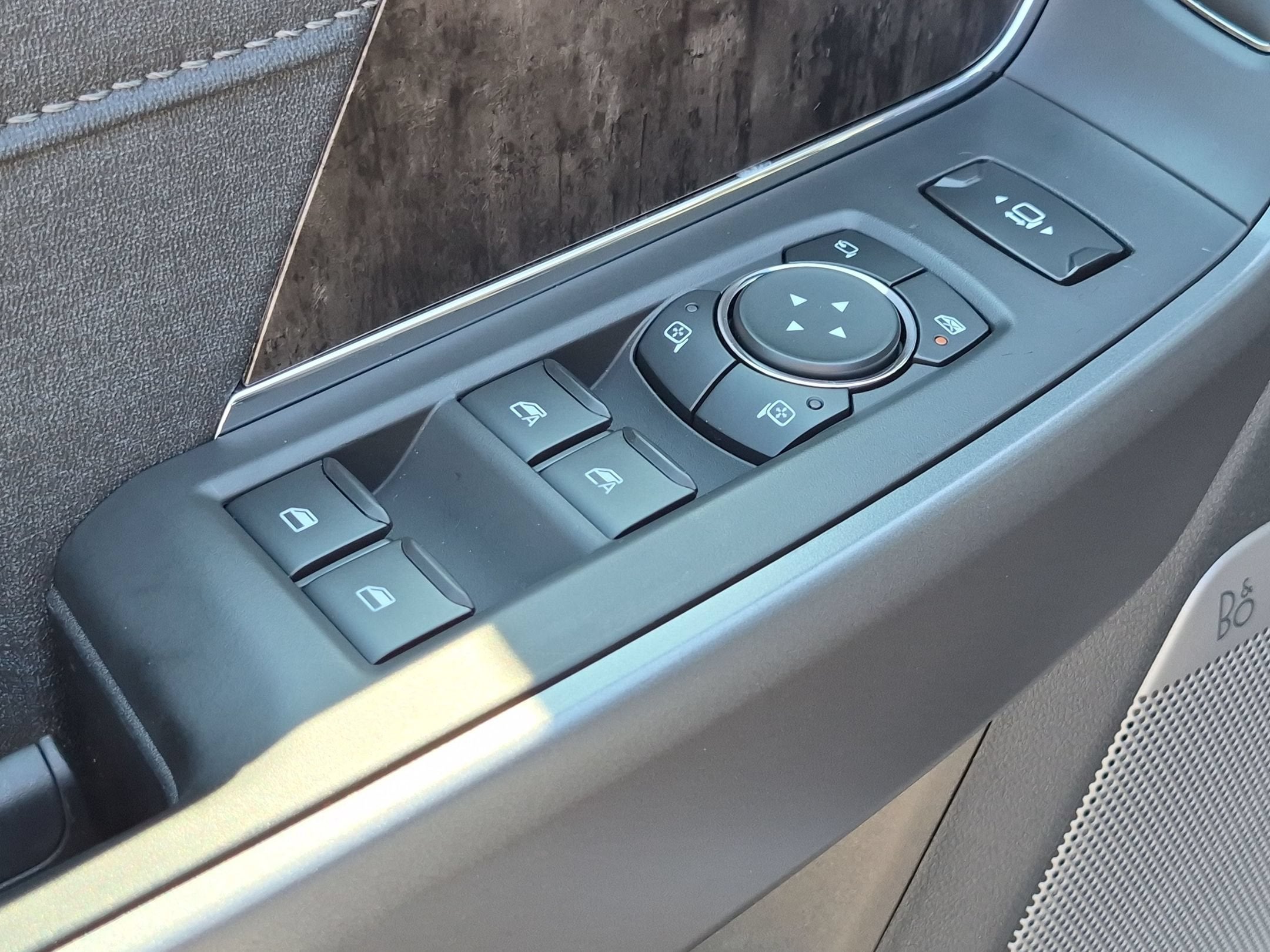 2027 Ford Super Duty F-250 SRW LARIAT