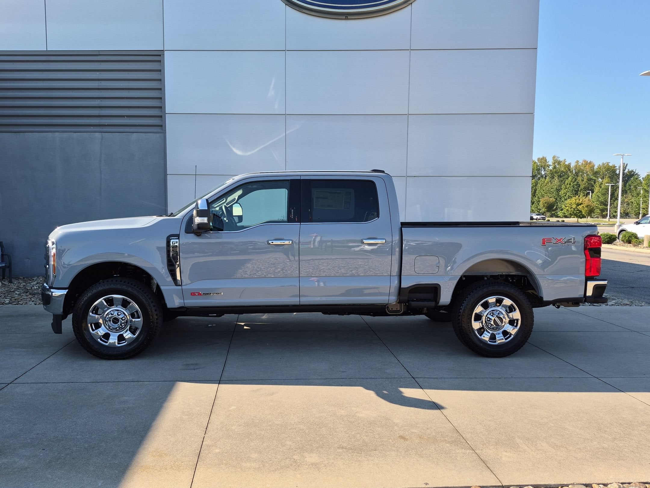 2027 Ford Super Duty F-250 SRW LARIAT