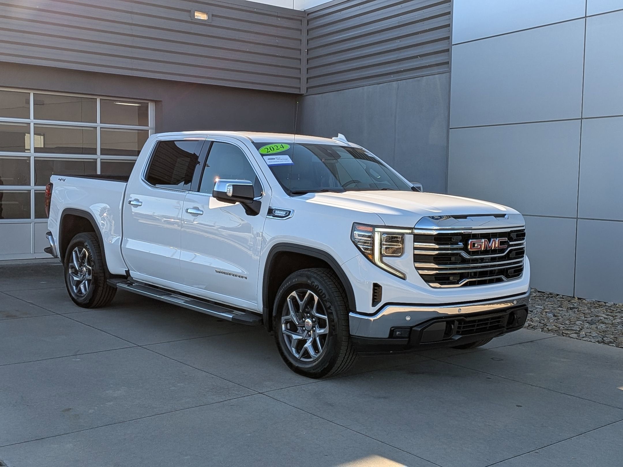 2024 GMC Sierra 1500 SLT