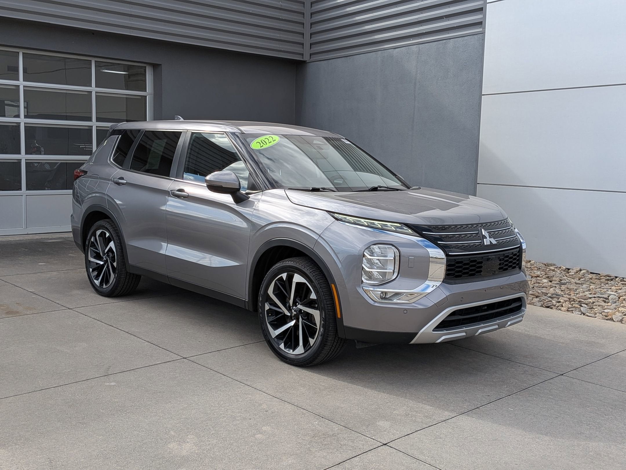 2022 Mitsubishi Outlander SE