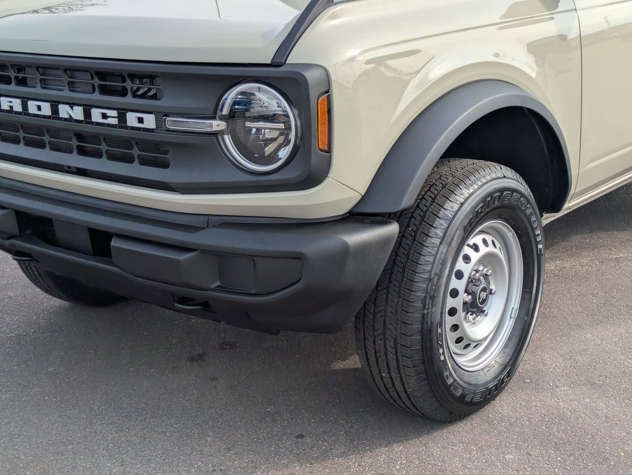 2025 Ford Bronco Base