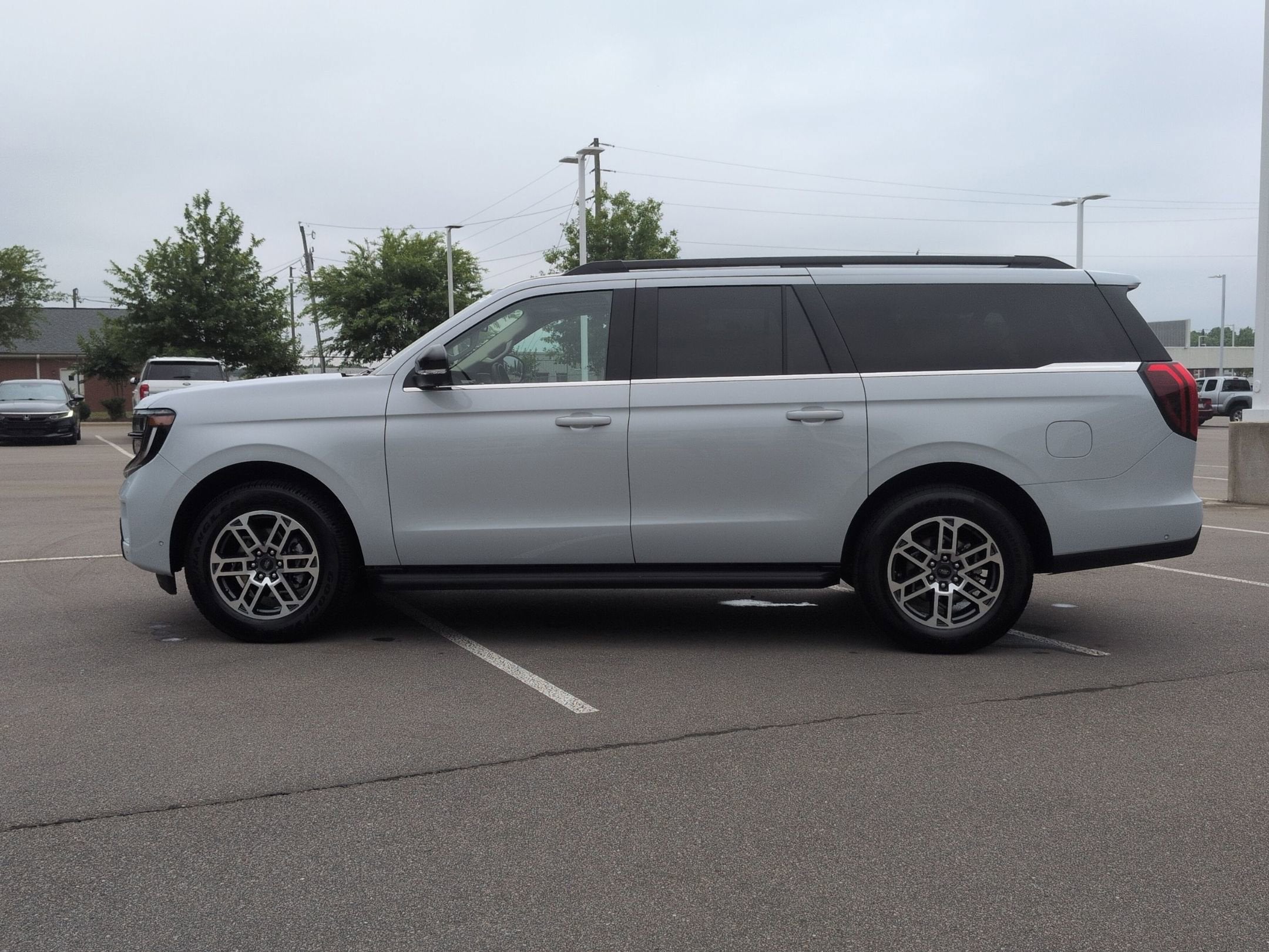 2025 Ford Expedition Max Active