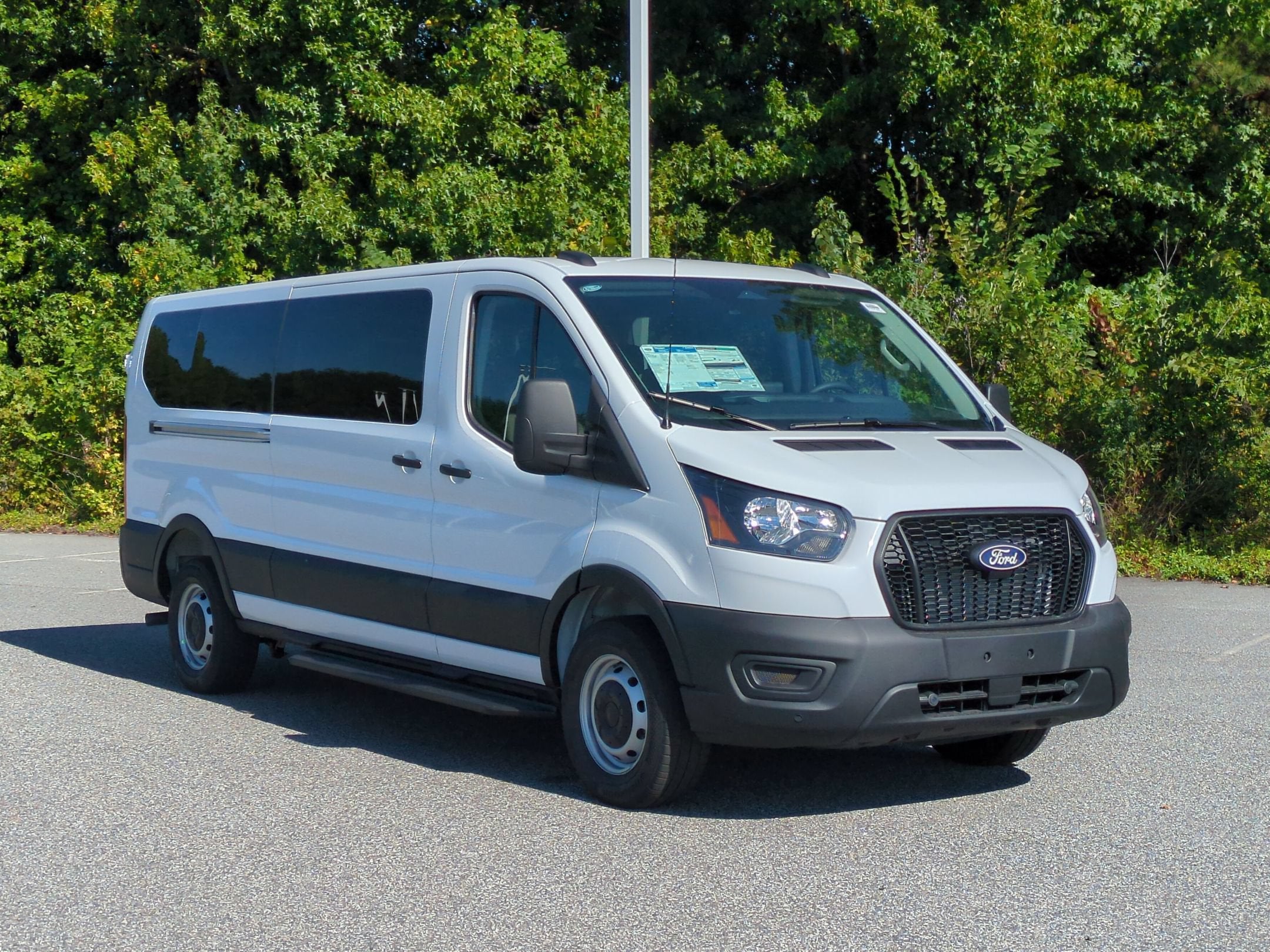 2027 Ford Transit 15 Passenger Wagon XL