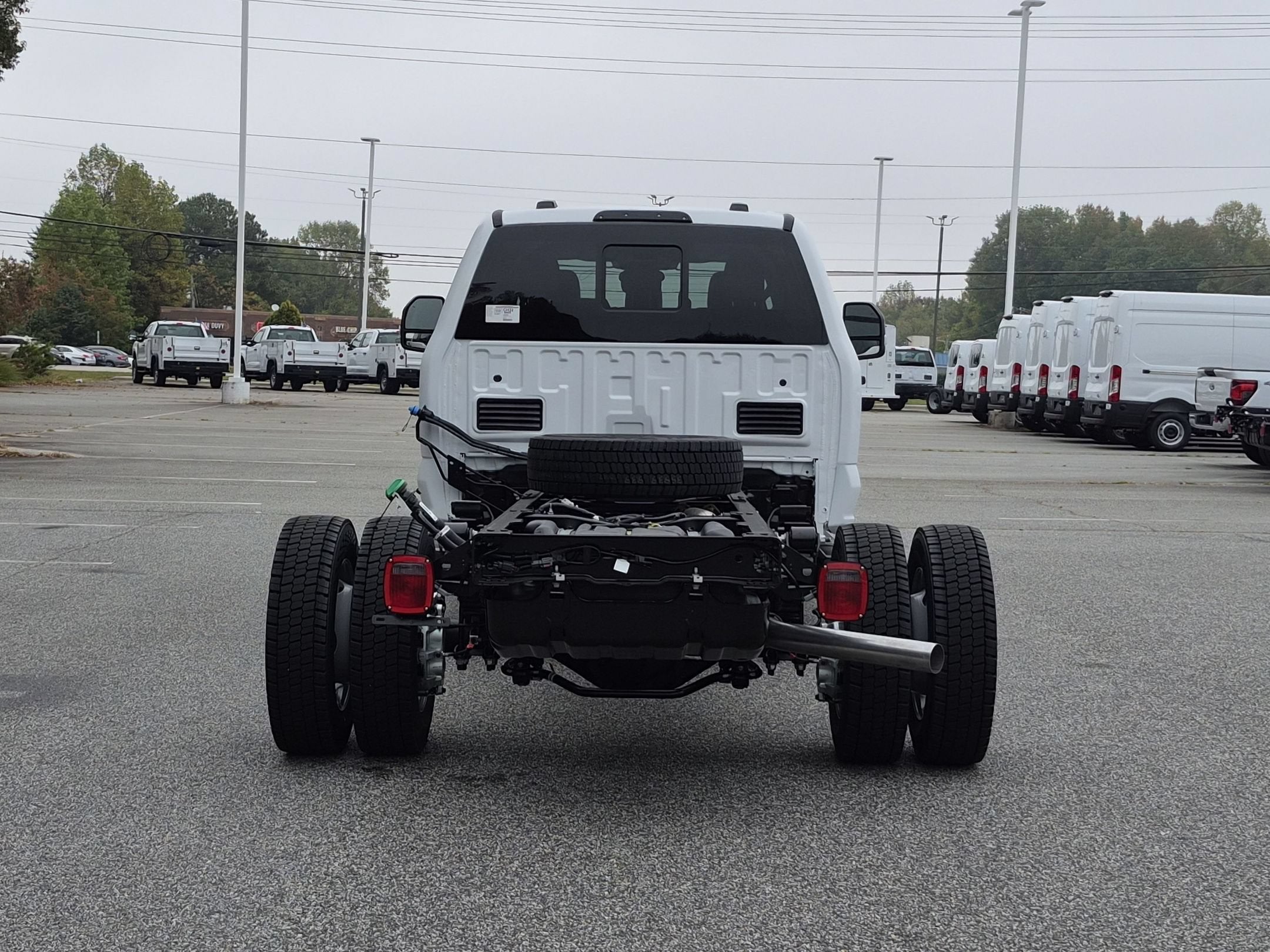 2027 Ford Super Duty F-550 DRW XL