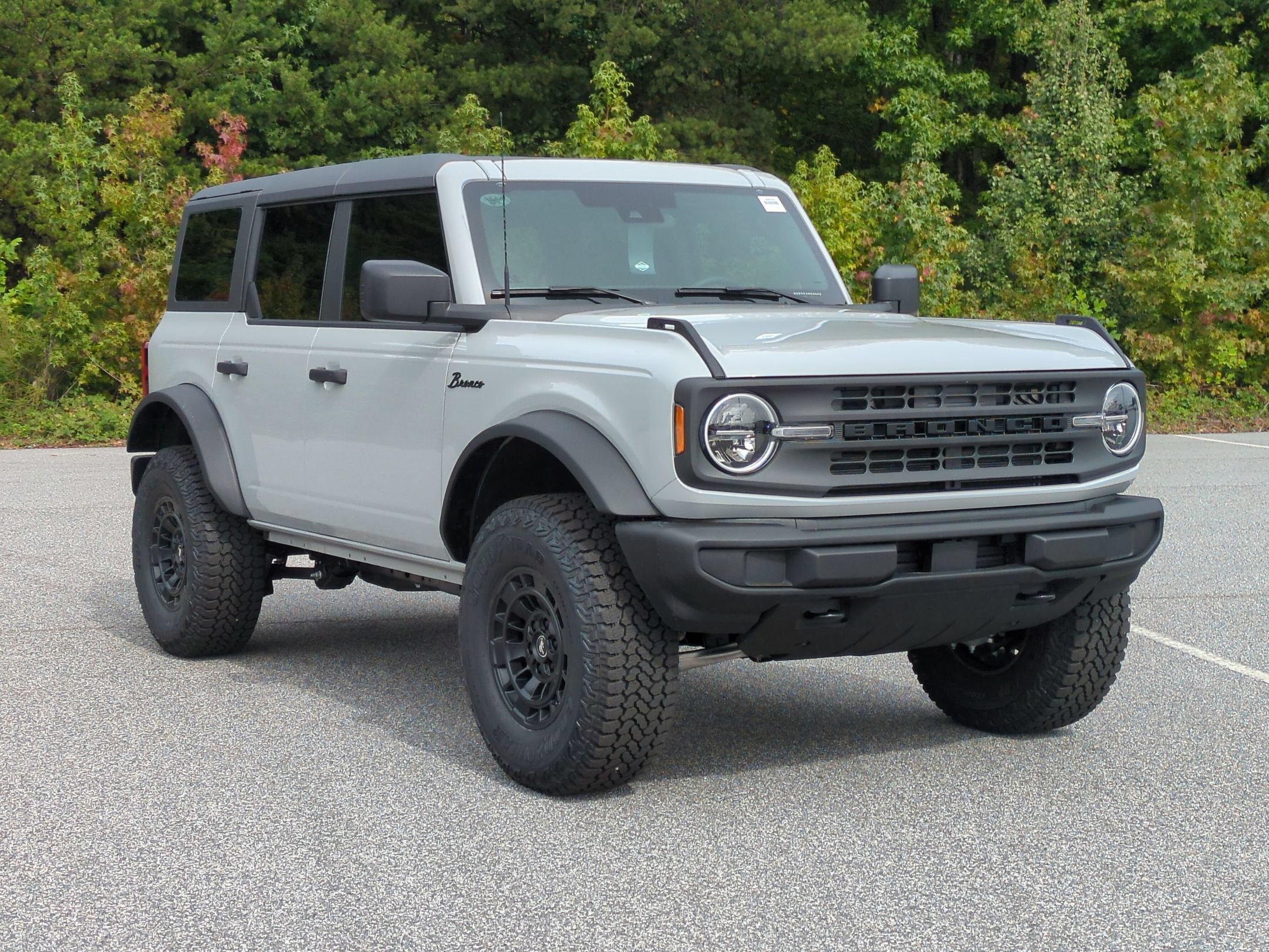 2026 Ford Bronco Big Bend Custom Garage