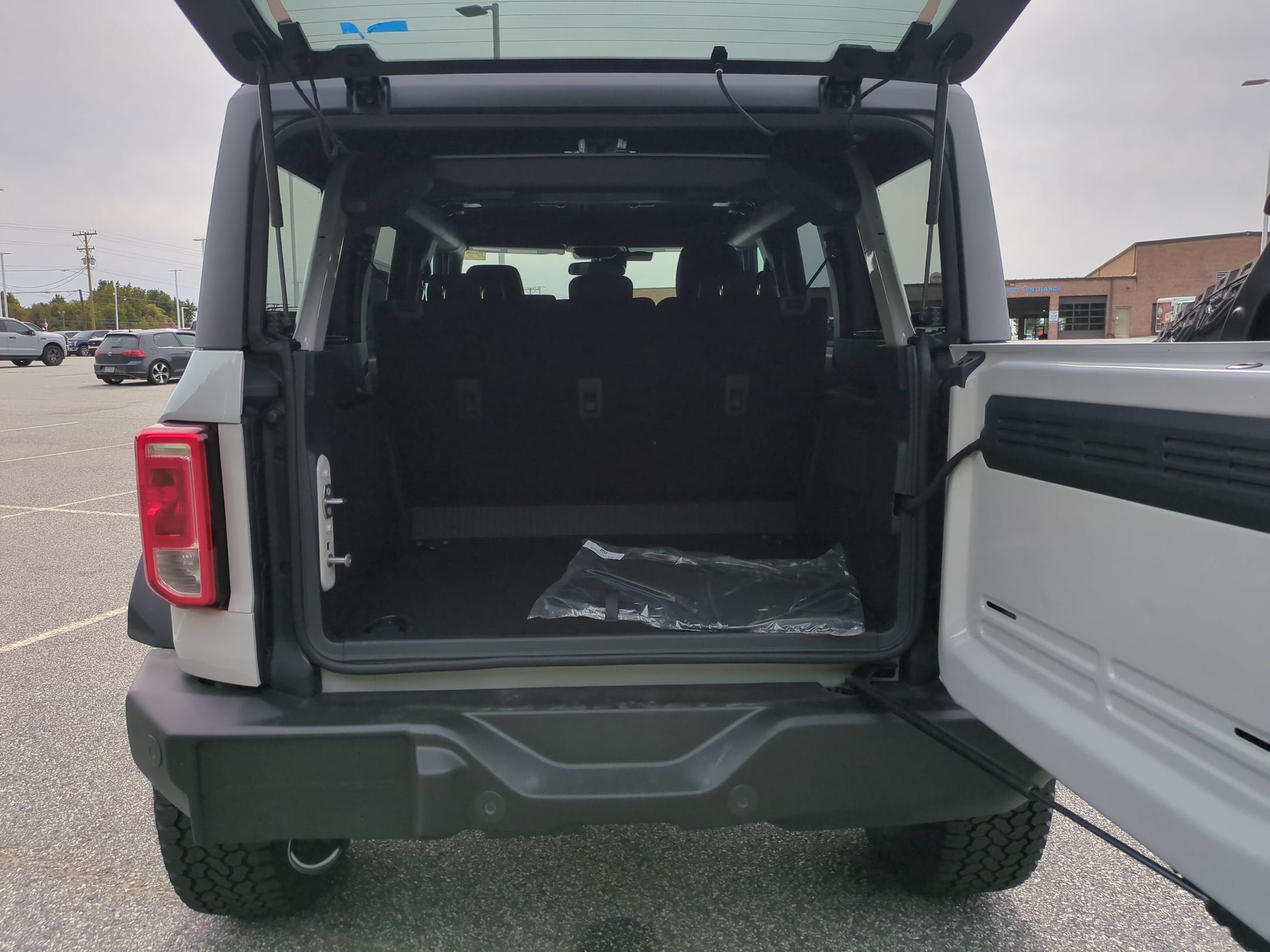 2026 Ford Bronco Big Bend Custom Garage