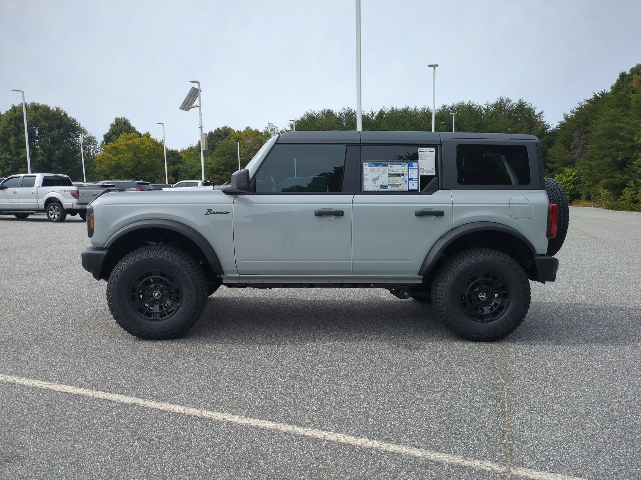 2026 Ford Bronco Big Bend Custom Garage