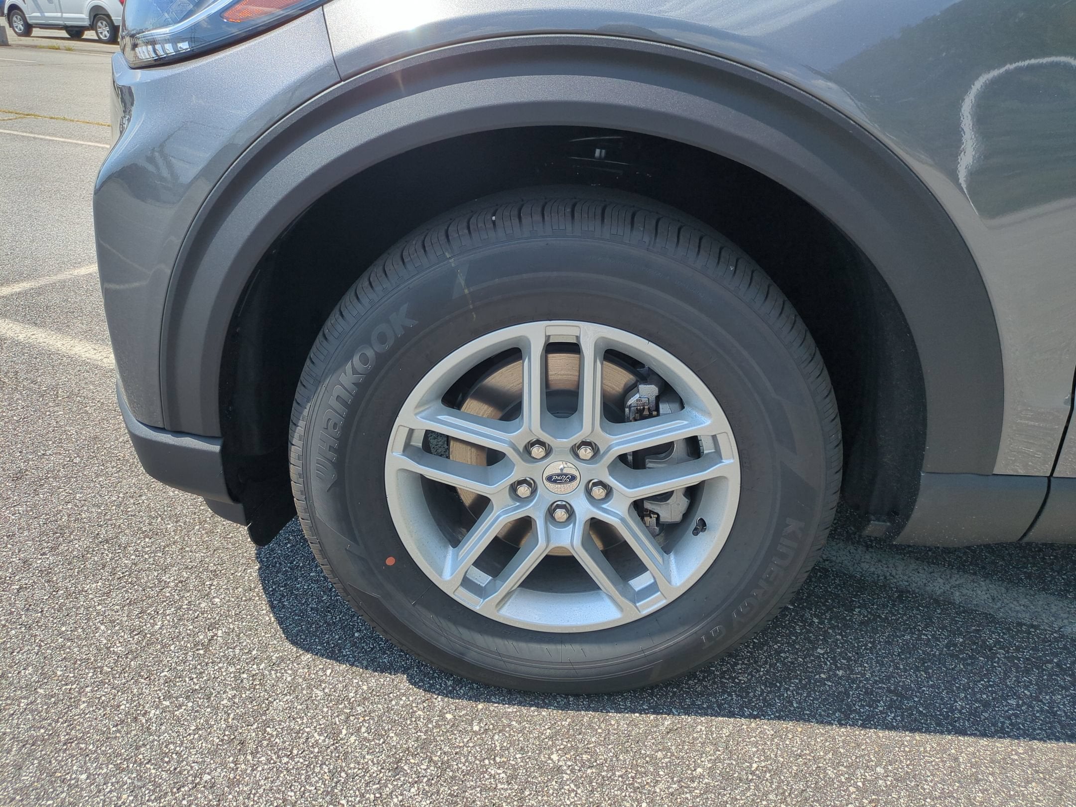 2027 Ford Explorer Active w/200A Pkg