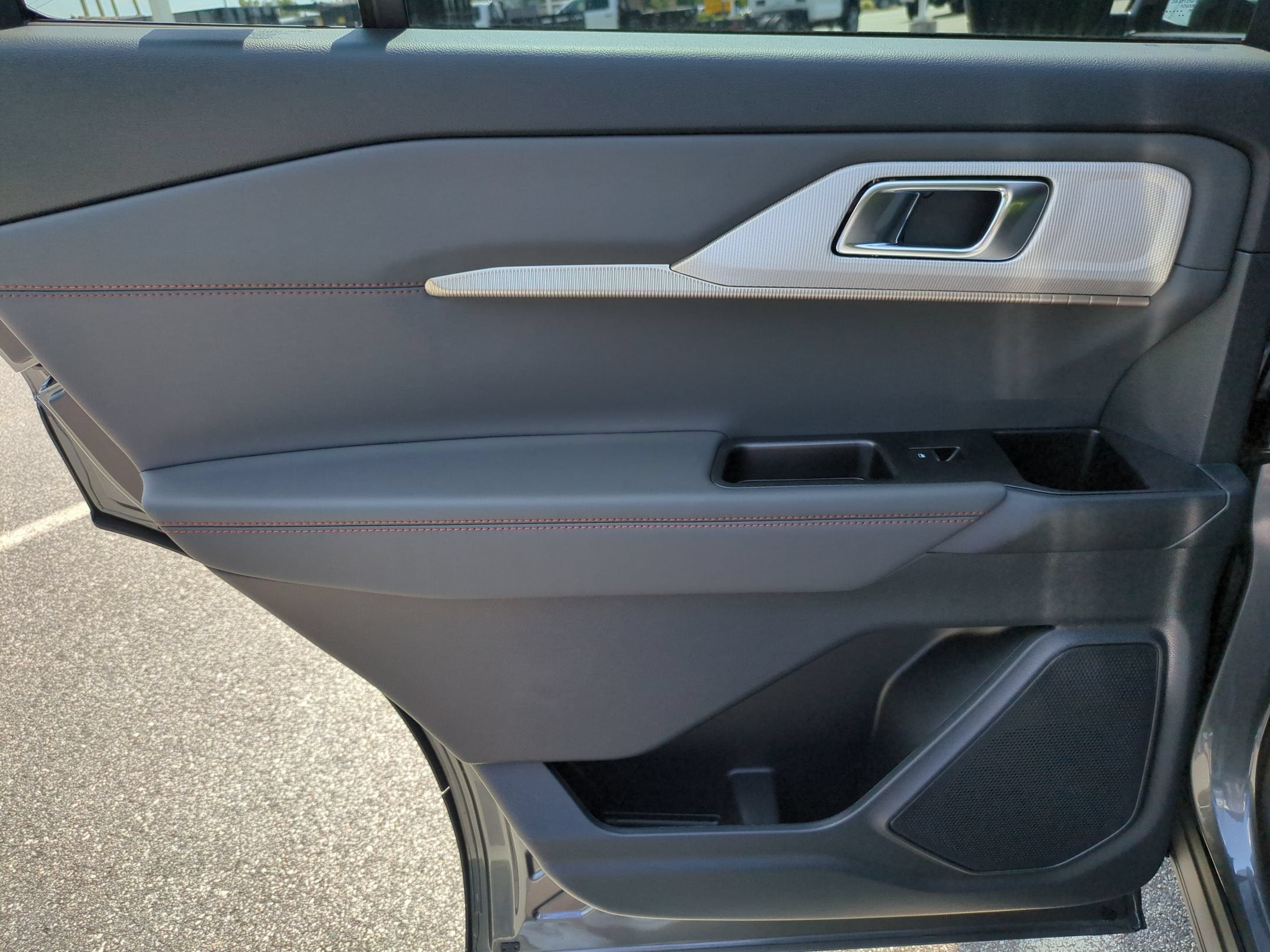 2027 Ford Explorer Active w/200A Pkg
