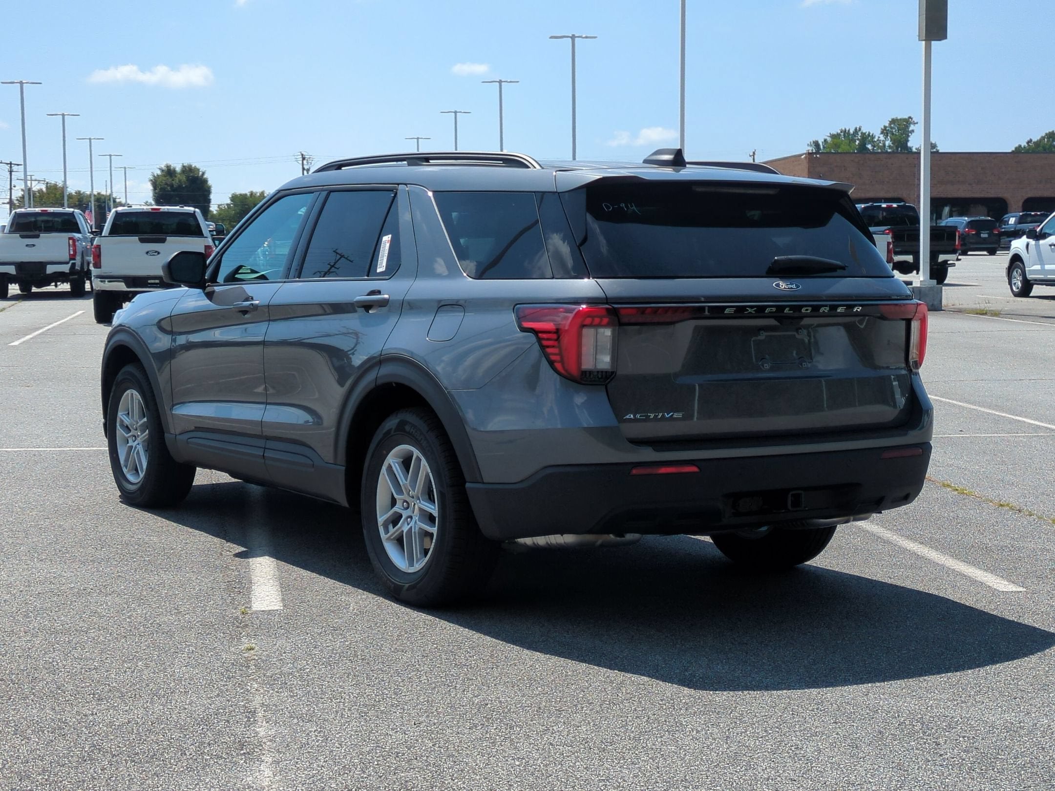 2027 Ford Explorer Active w/200A Pkg