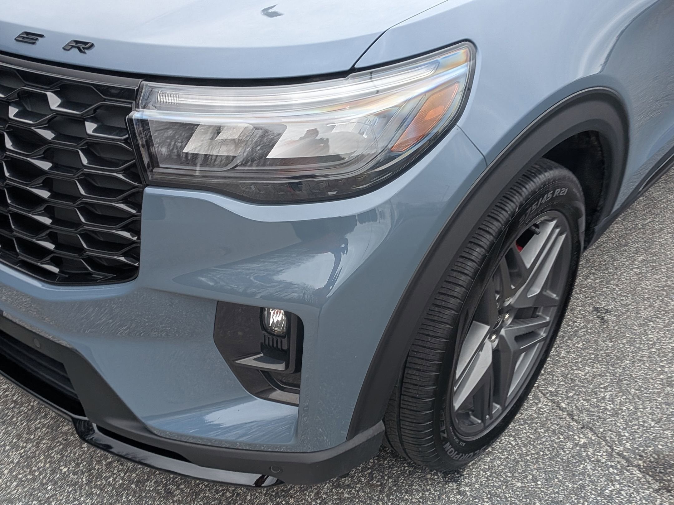 2025 Ford Explorer ST-Line