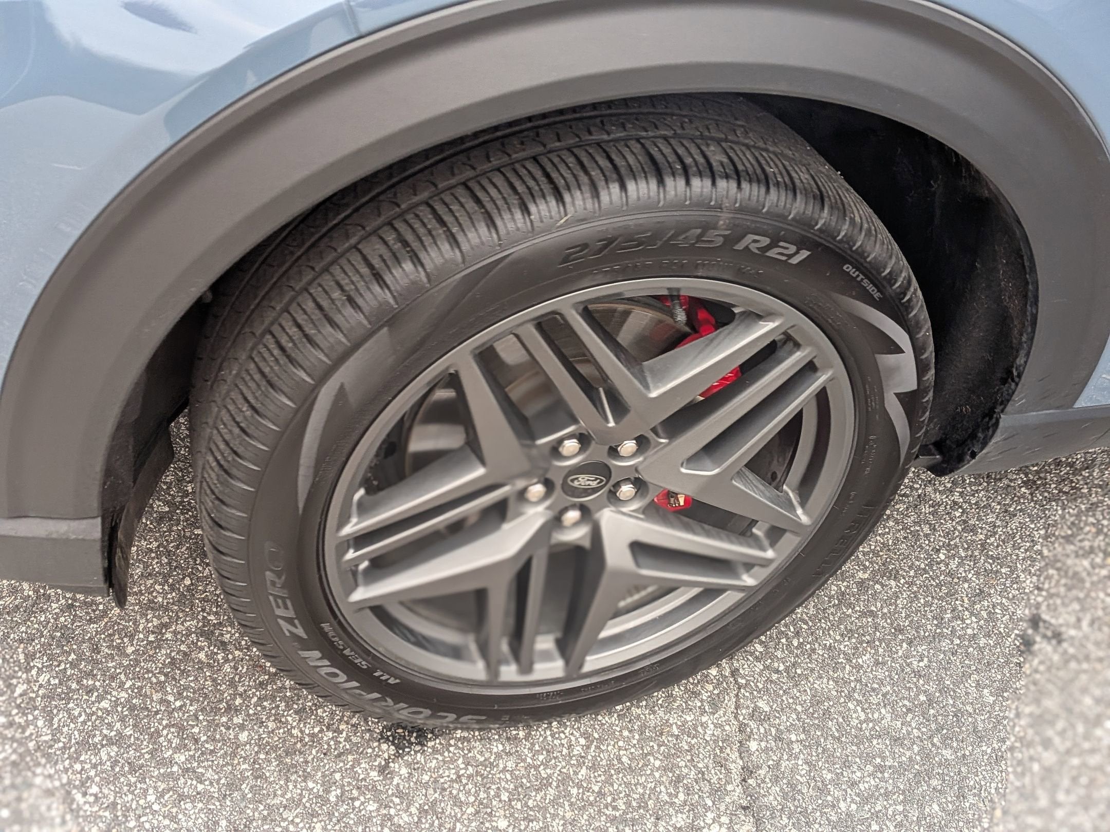 2025 Ford Explorer ST-Line