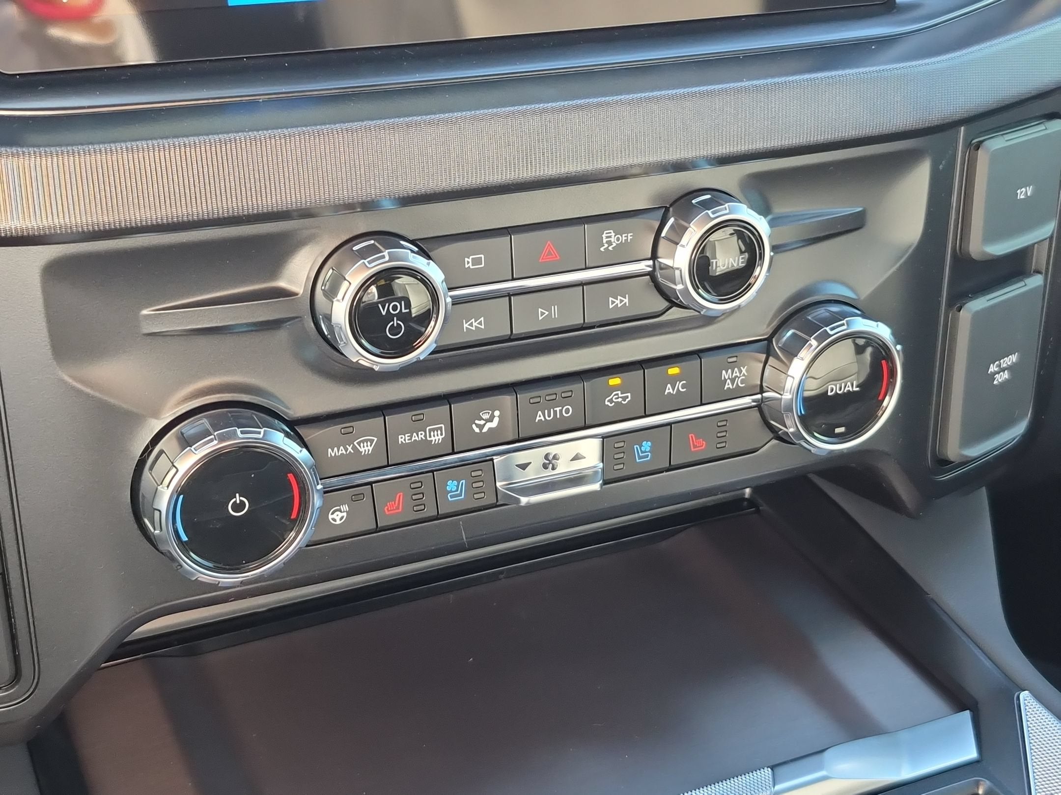 2027 Ford Super Duty F-250 SRW Platinum