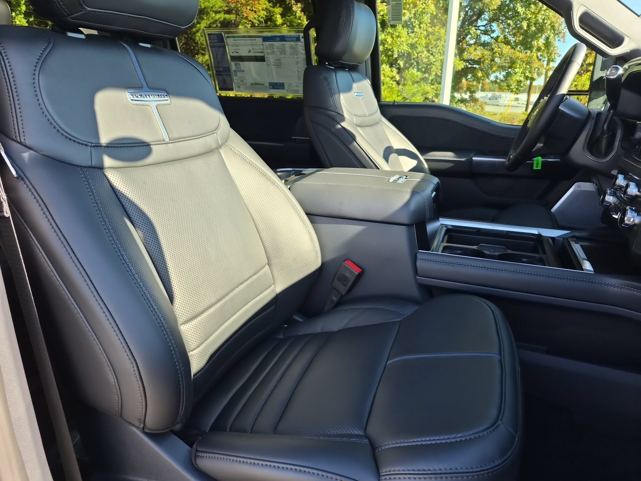 2027 Ford Super Duty F-250 SRW Platinum