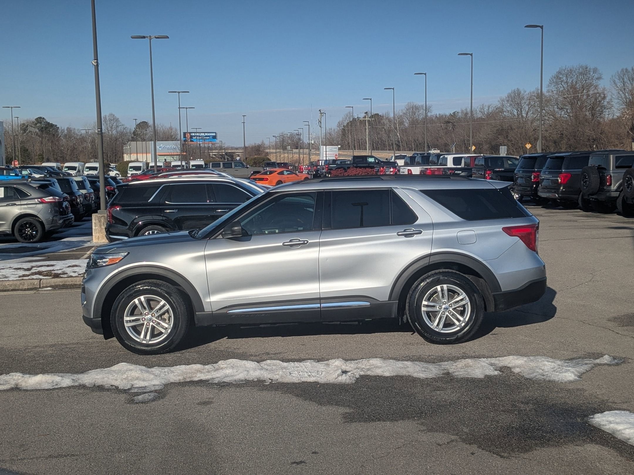 2024 Ford Explorer XLT
