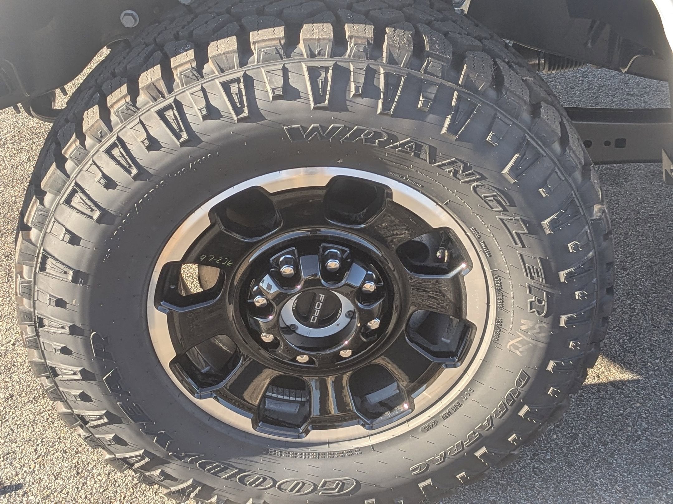 2025 Ford Super Duty F-350 SRW LARIAT