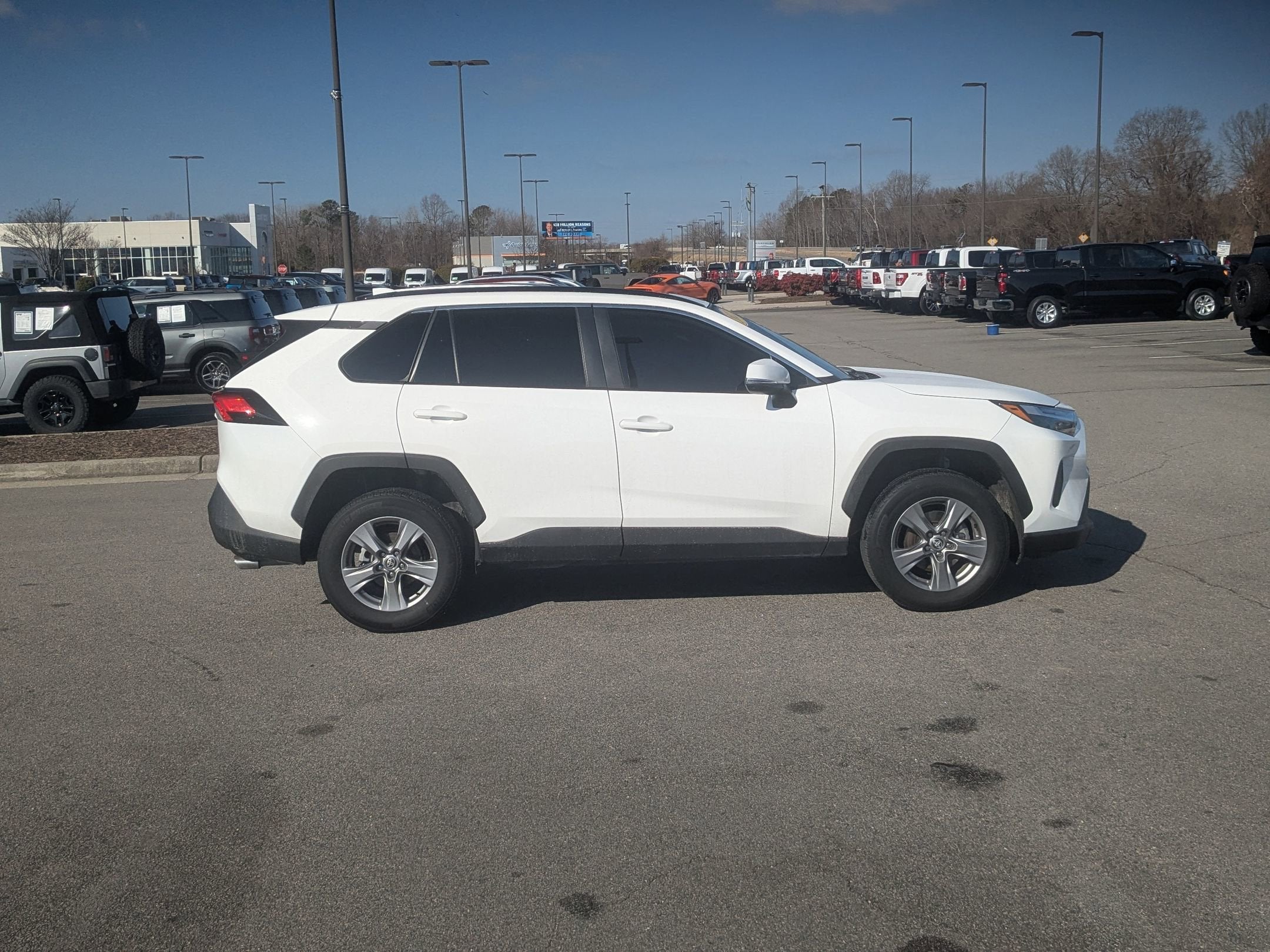 2022 Toyota RAV4 XLE