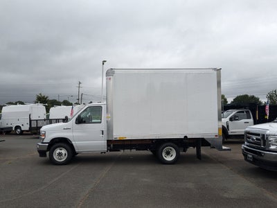 2025 Ford E-Series Cutaway Base