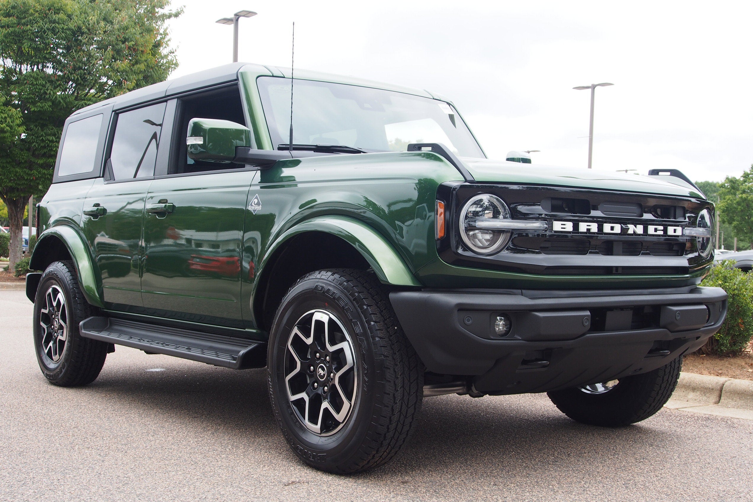 2025 Ford Bronco Outer Banks - Crossroads Courtesy Demo