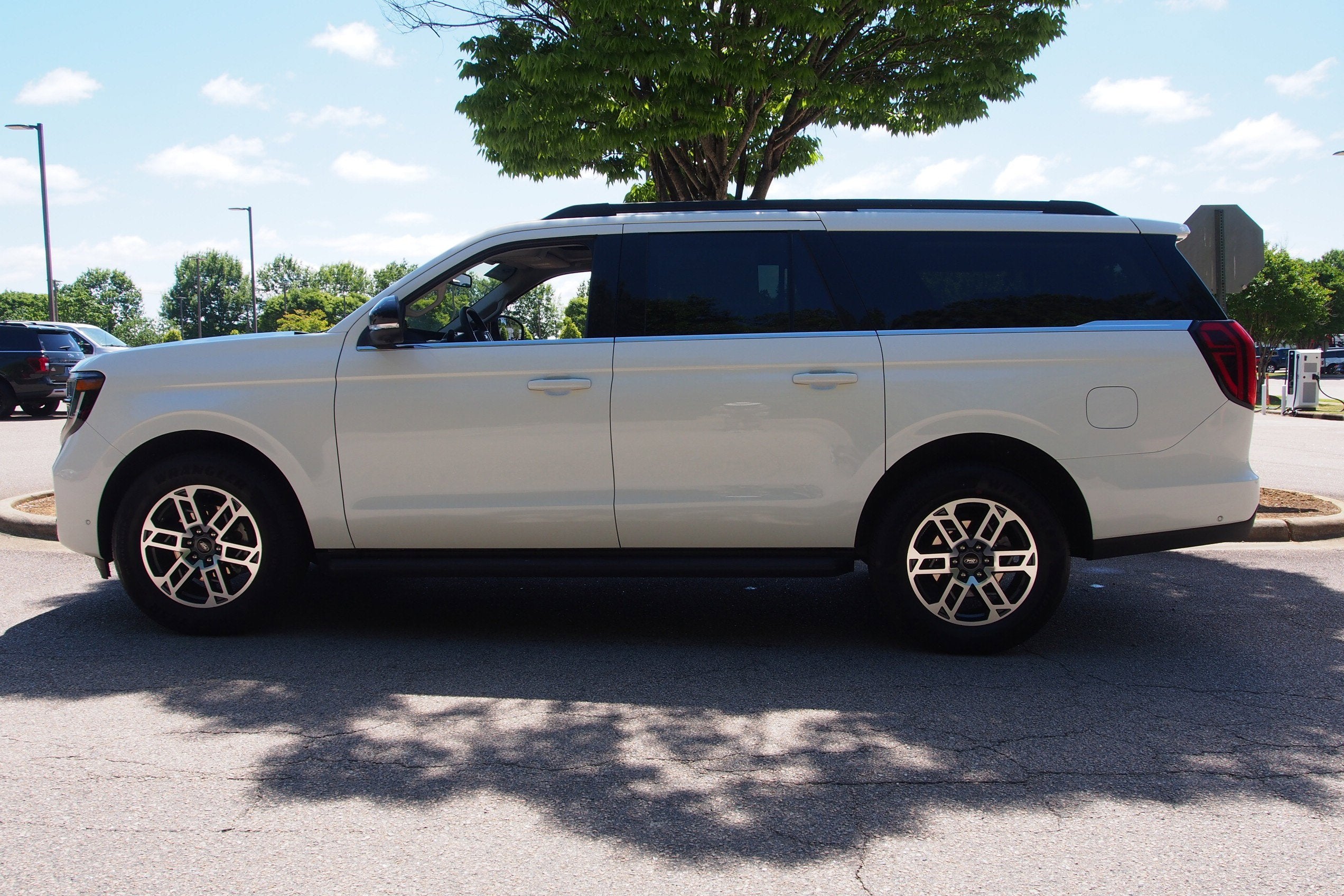 2025 Ford Expedition Max Active