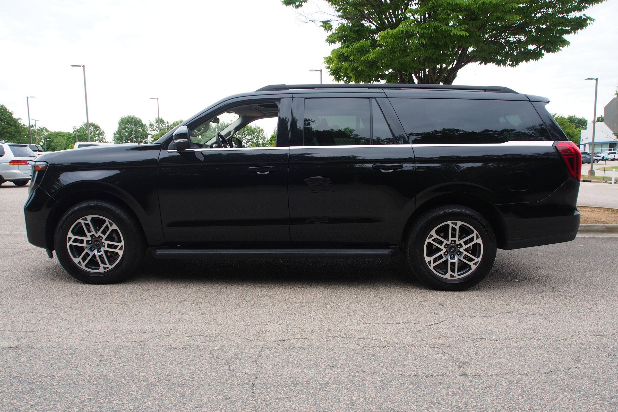 2025 Ford Expedition Max Active