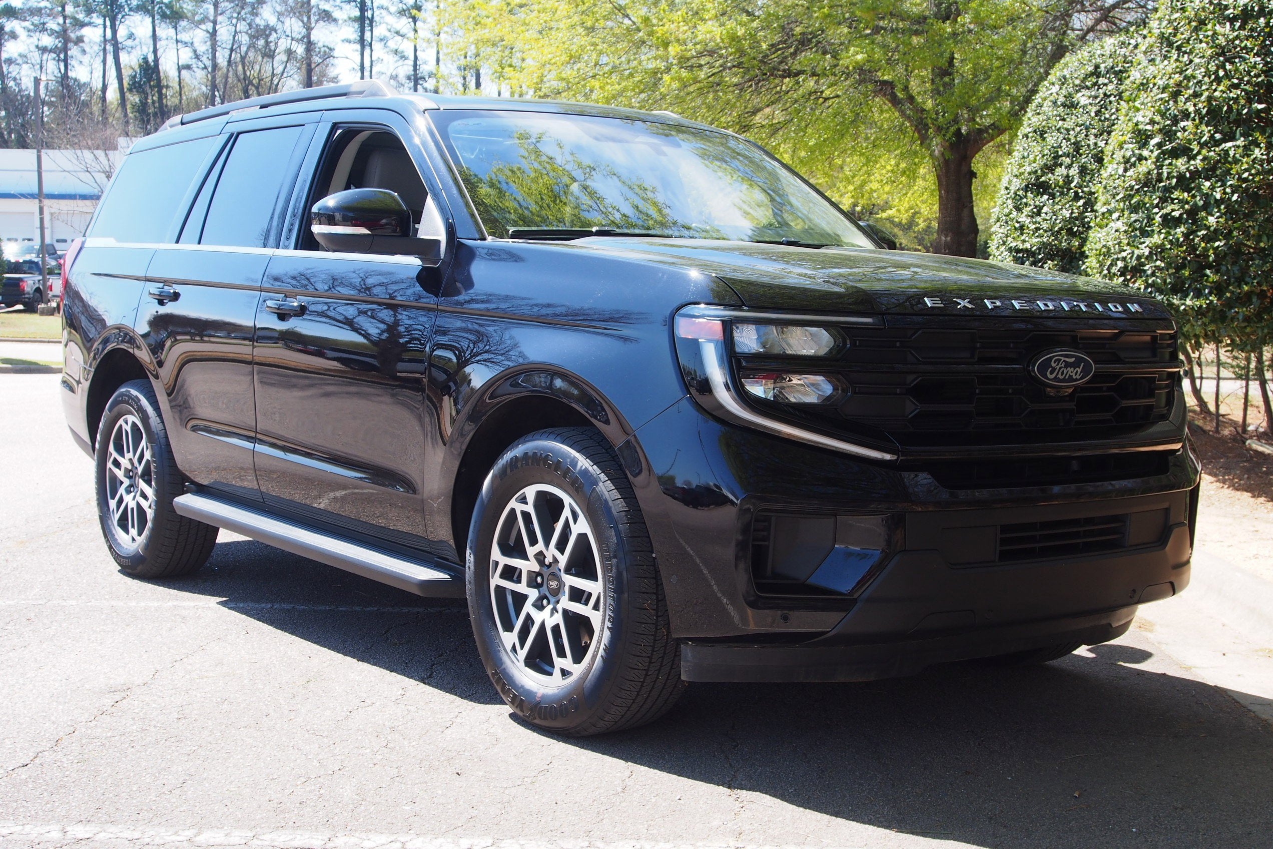 2025 Ford Expedition Active