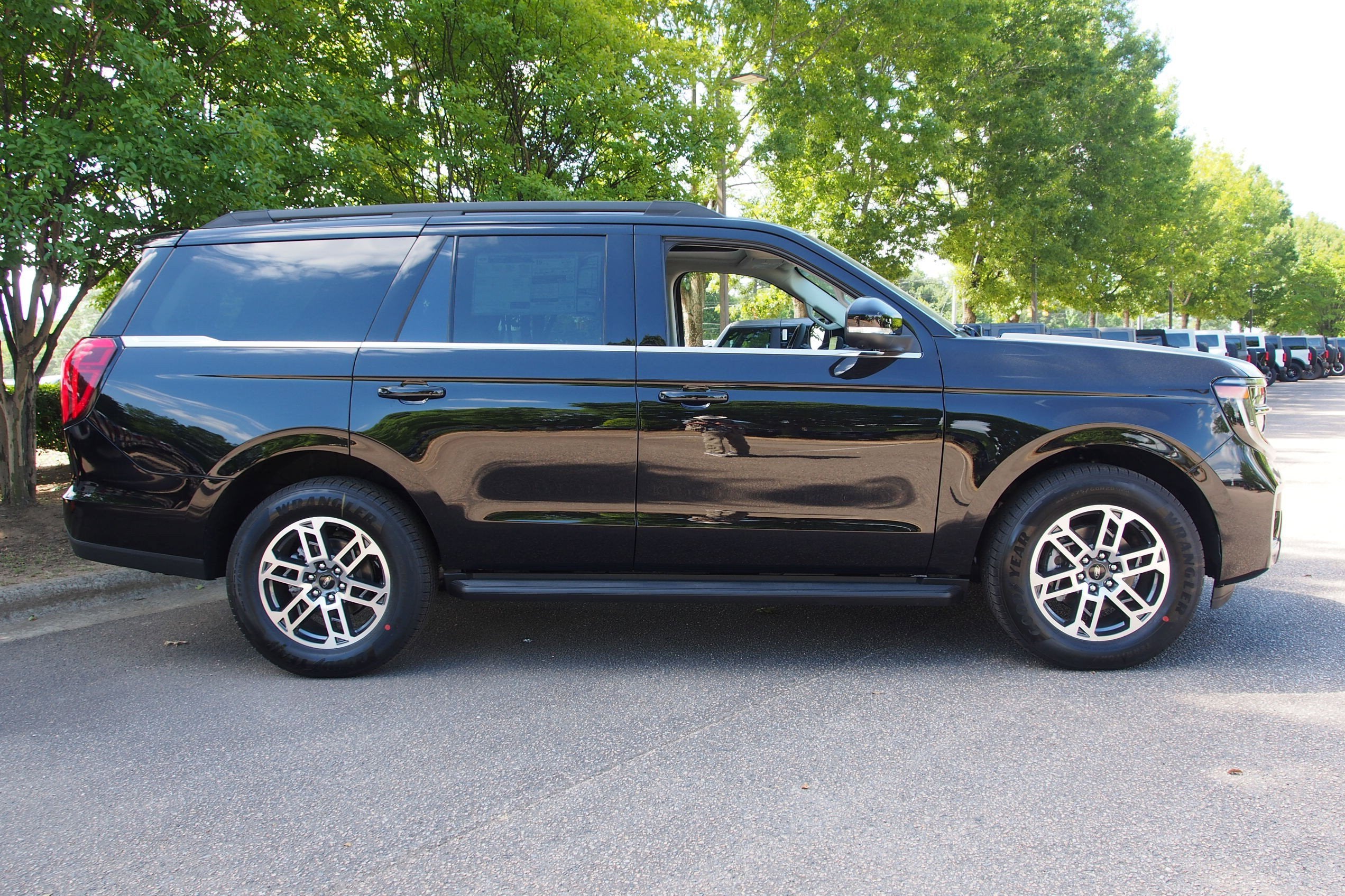 2026 Ford Expedition Active