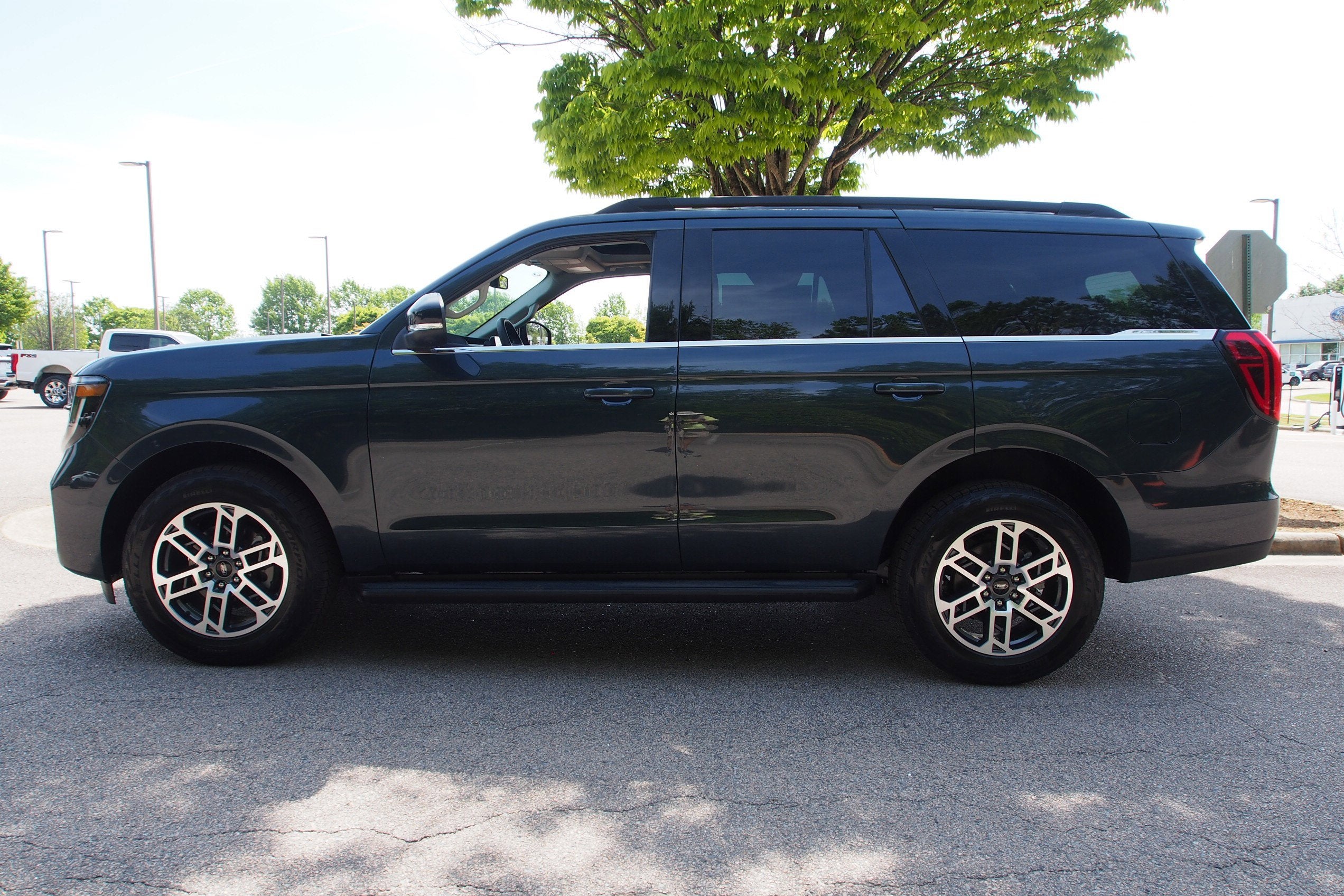 2026 Ford Expedition Active