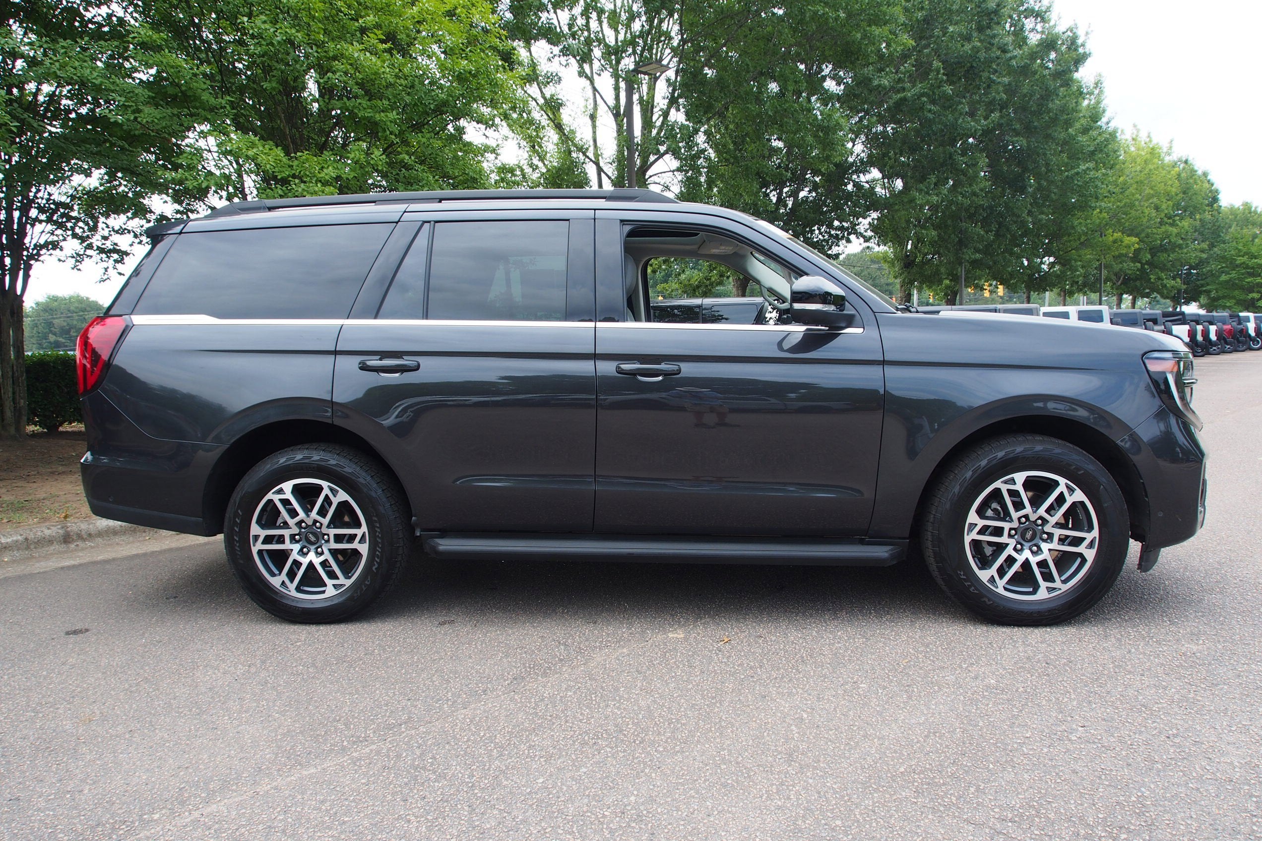2025 Ford Expedition Active