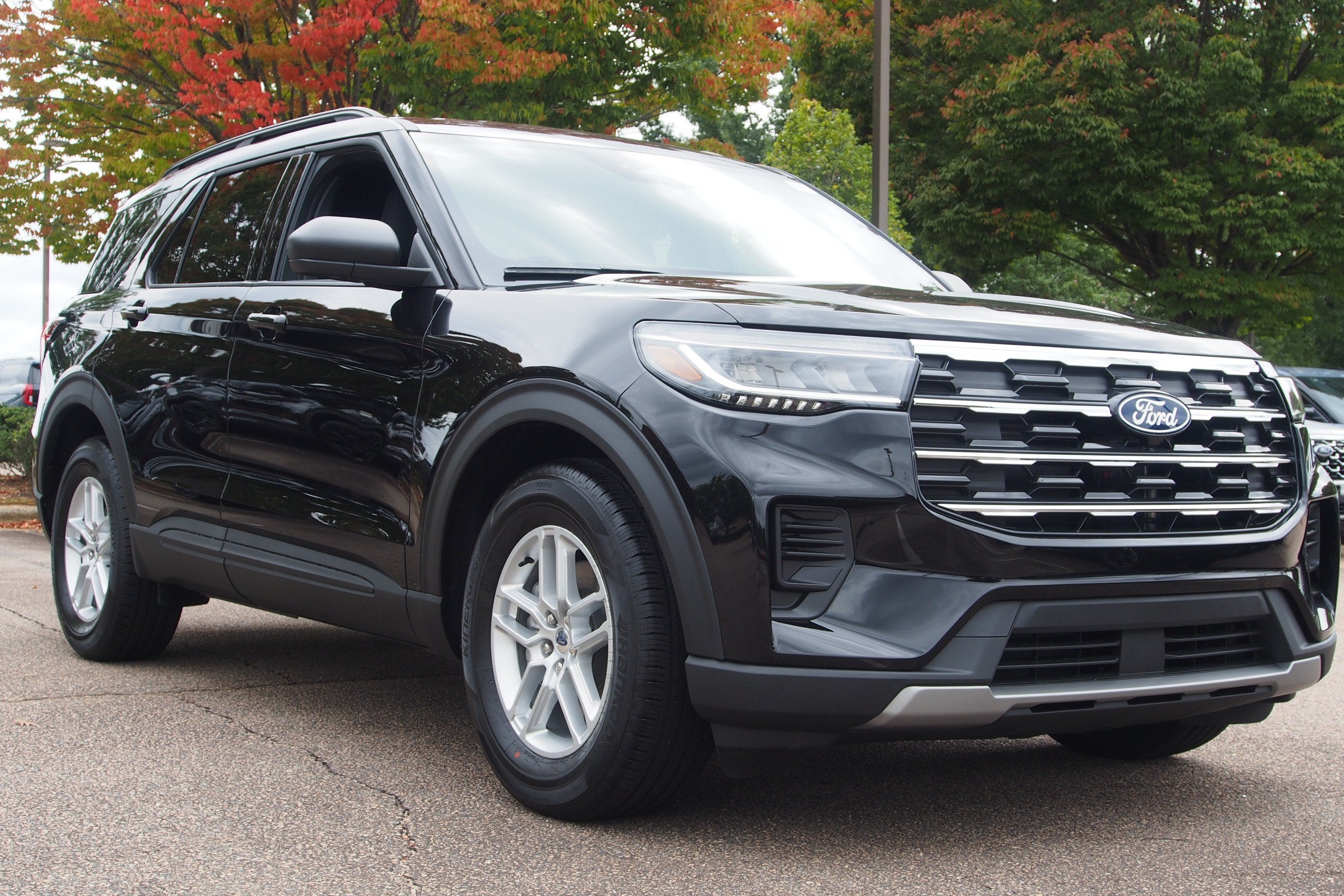 2027 Ford Explorer Active w/200A Pkg
