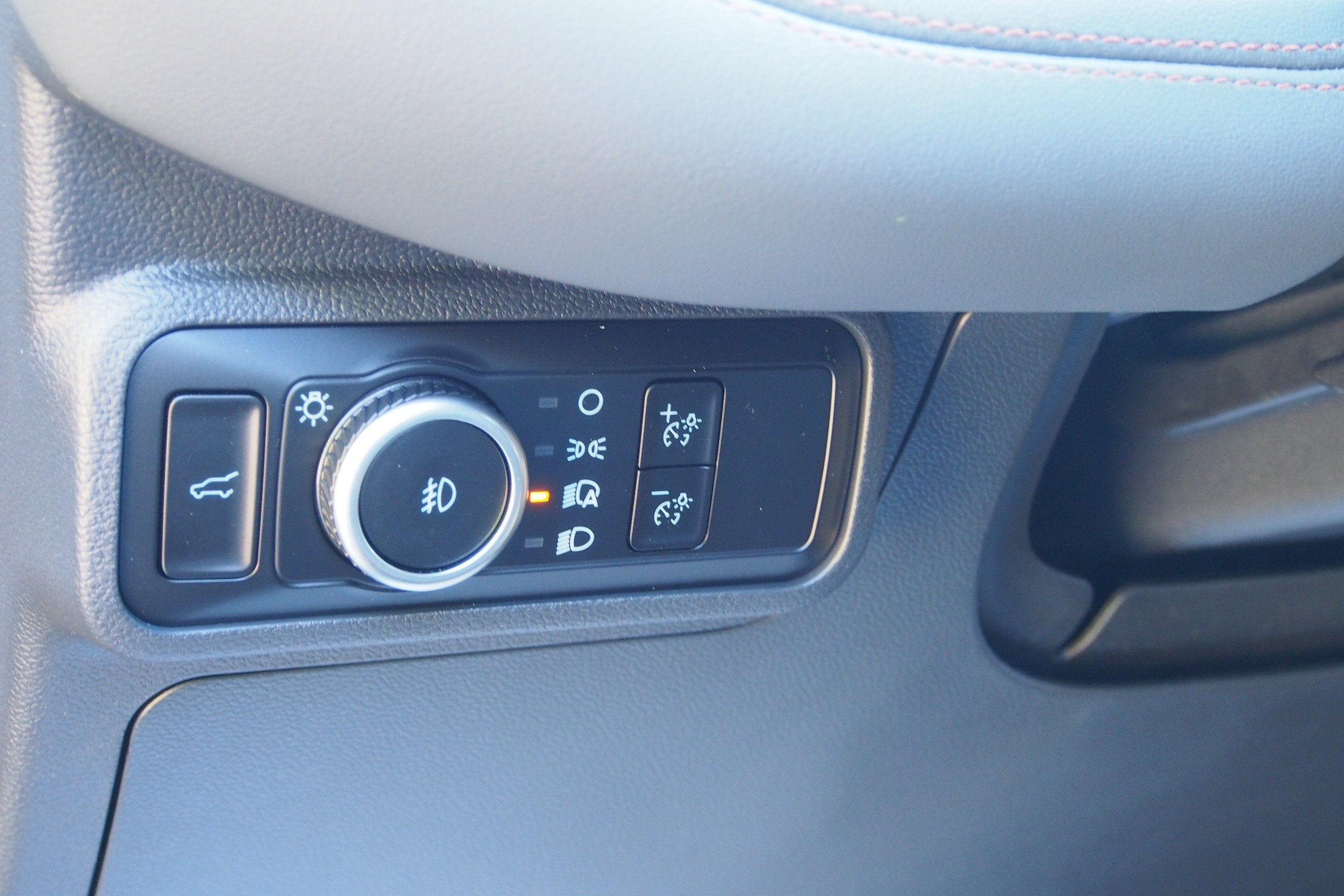 2027 Ford Explorer Active w/200A Pkg