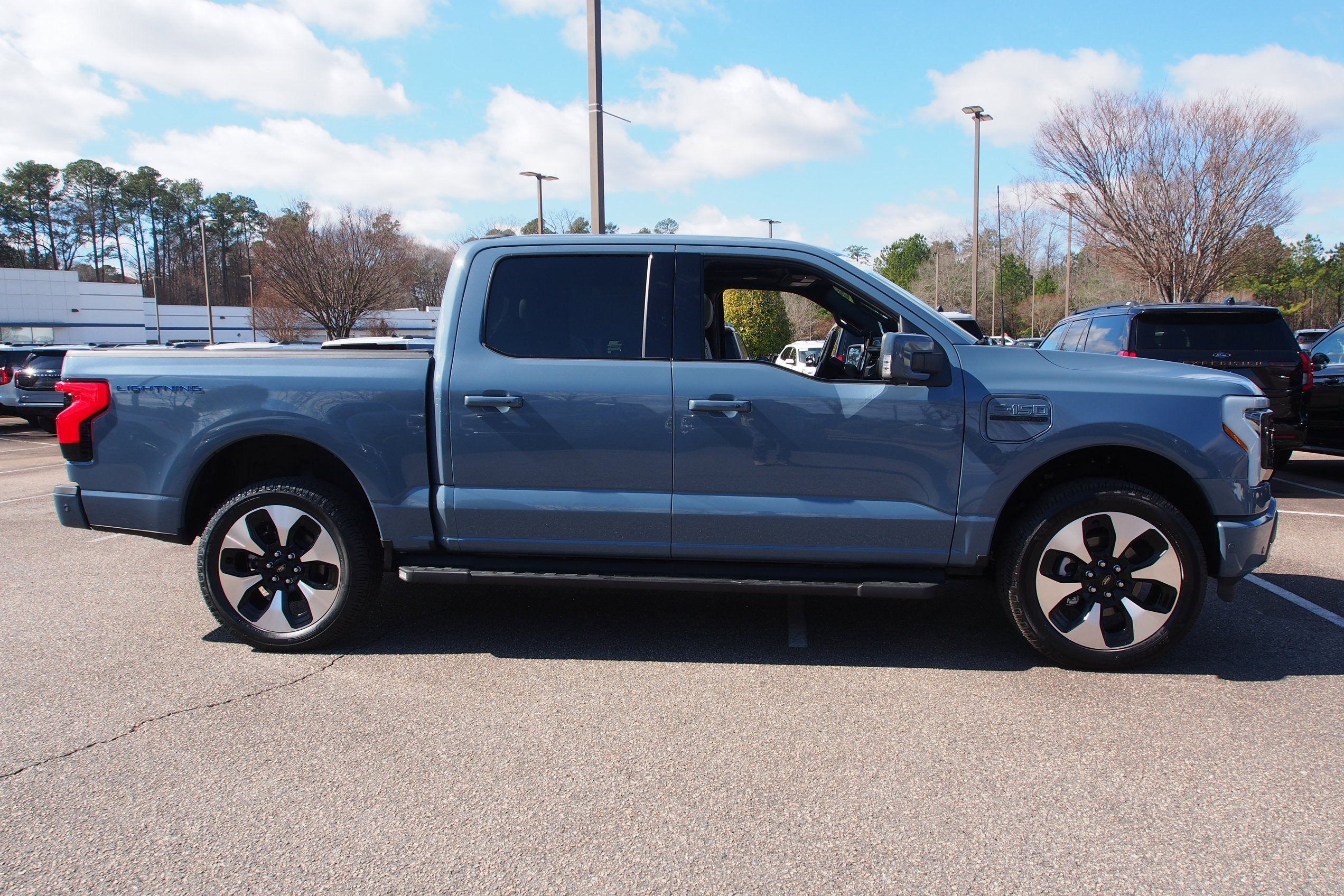 2023 Ford F-150 Lightning Platinum