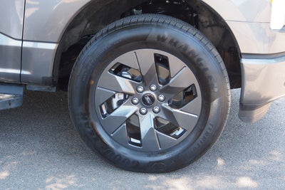 2025 Ford F-150 Lightning LARIAT