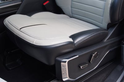 2025 Ford F-150 Lightning Platinum