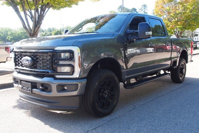 2027 Ford Super Duty F-250 SRW LARIAT