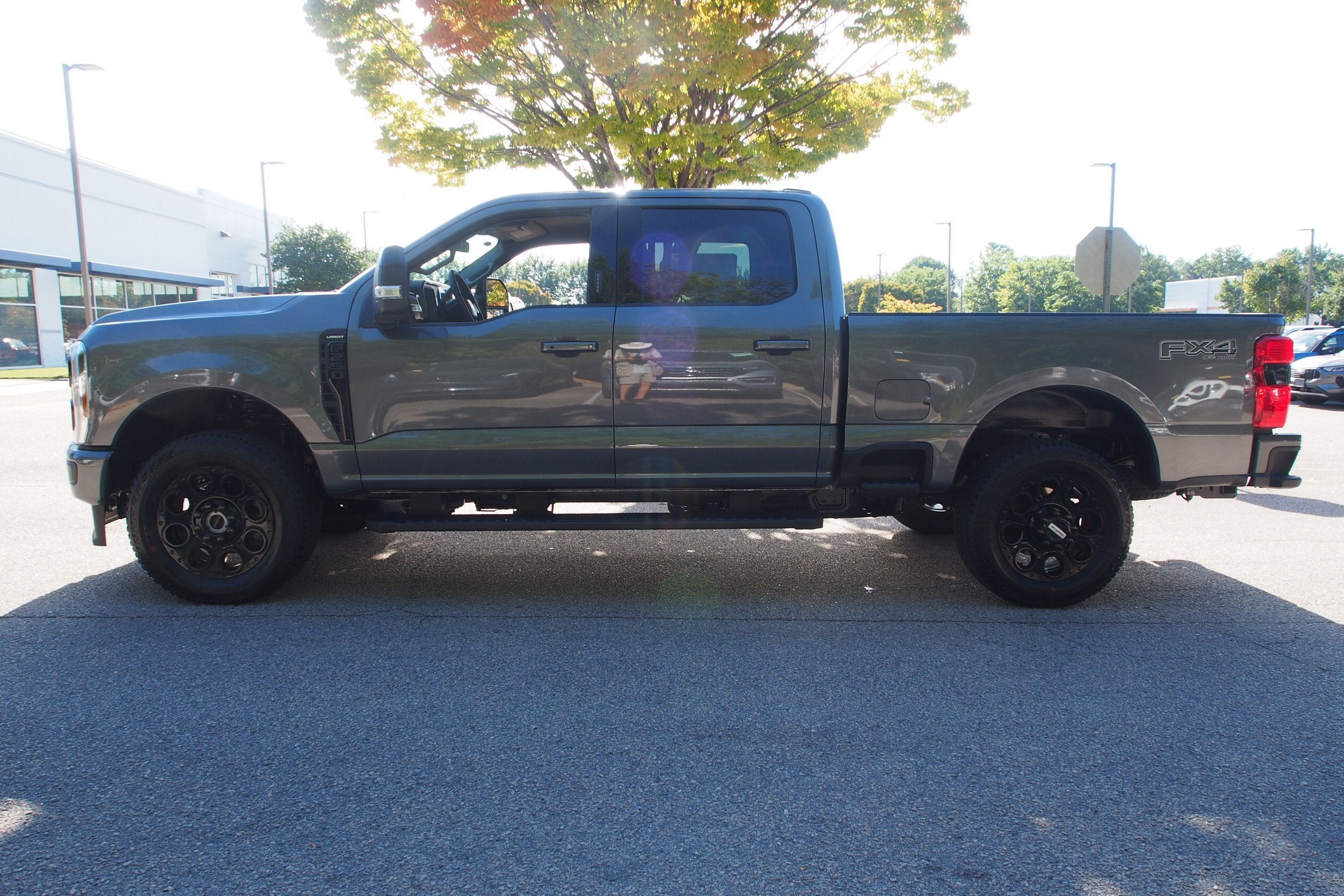 2027 Ford Super Duty F-250 SRW LARIAT