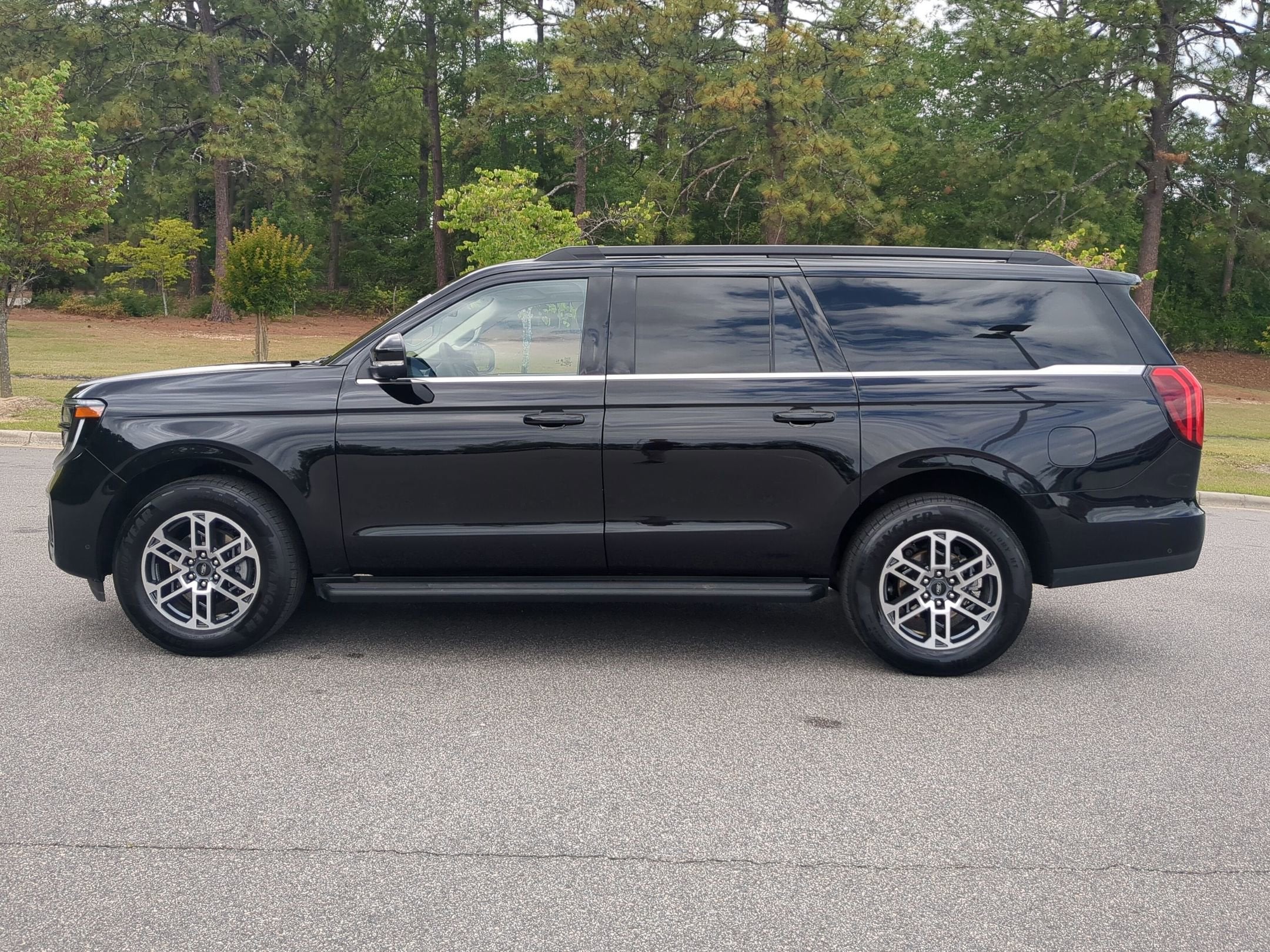 2025 Ford Expedition Max Active