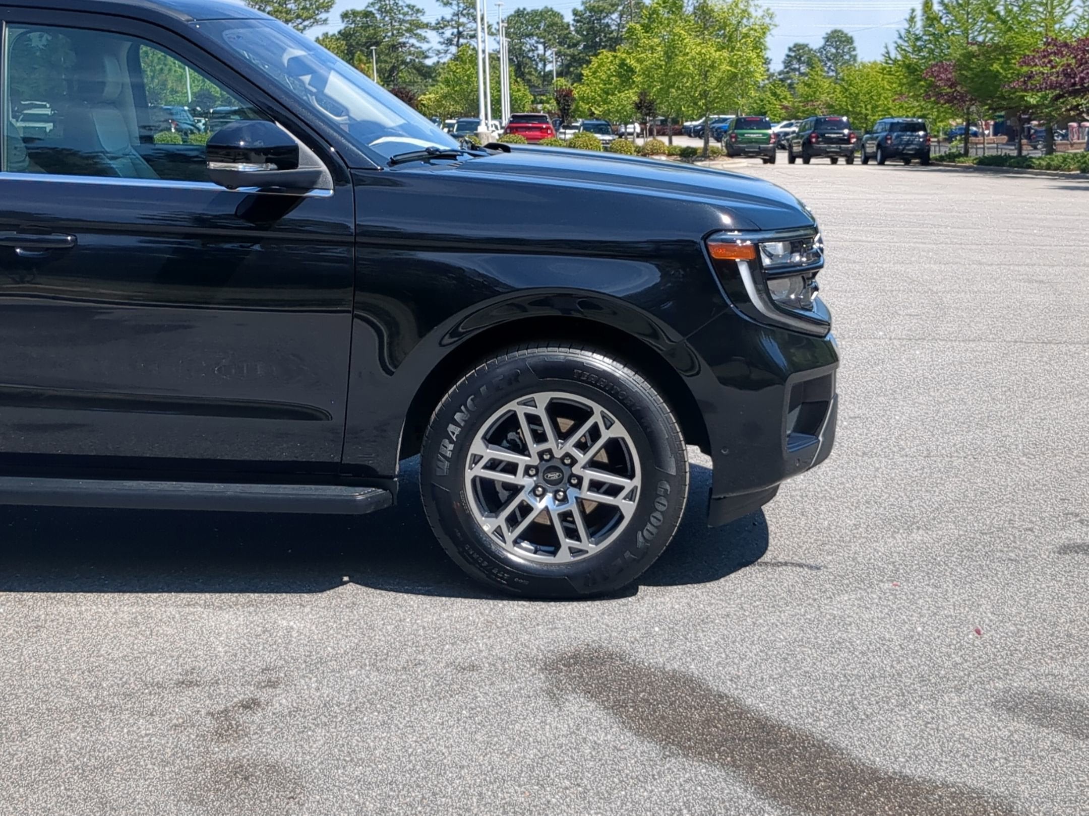 2025 Ford Expedition Active