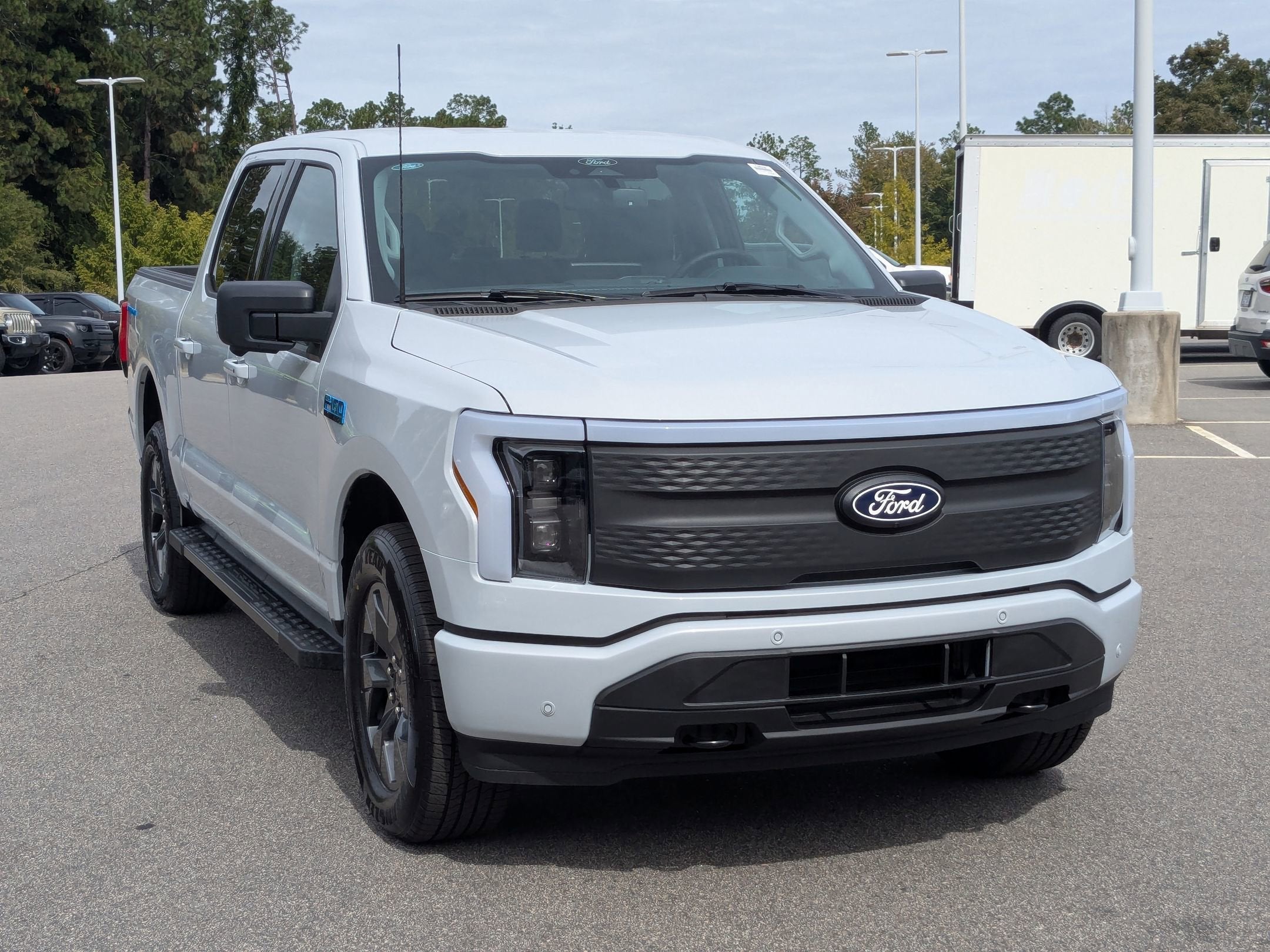 2025 Ford F-150 Lightning Flash