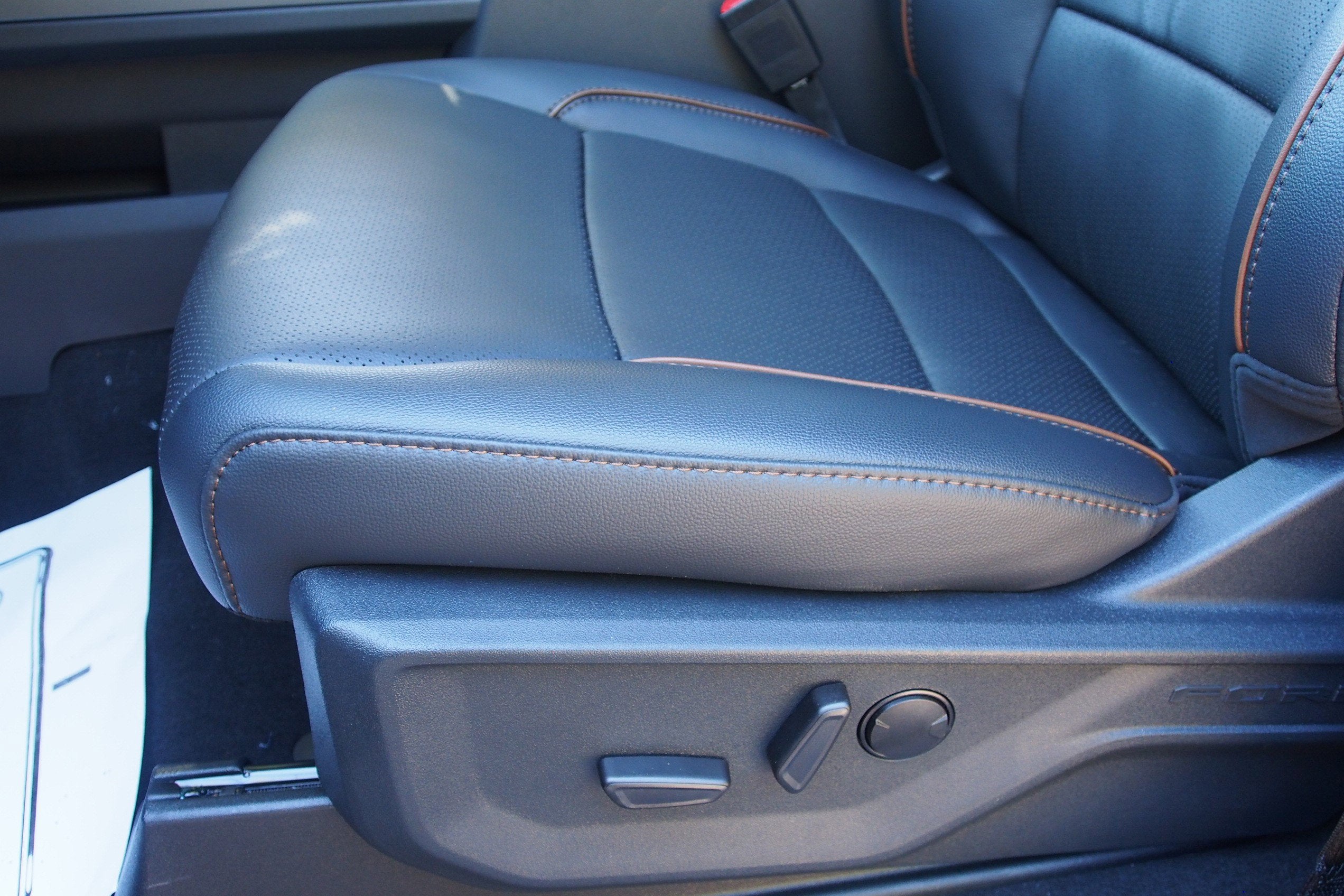 2025 Ford Super Duty F-350 SRW LARIAT