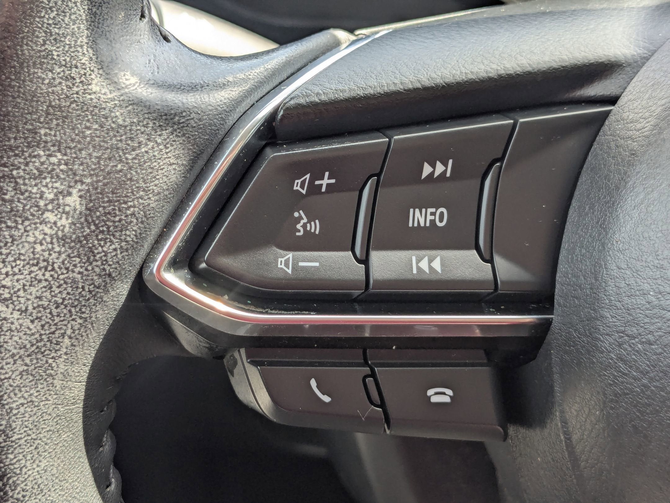 2017 Mazda Mazda3 5-Door Touring 2.5