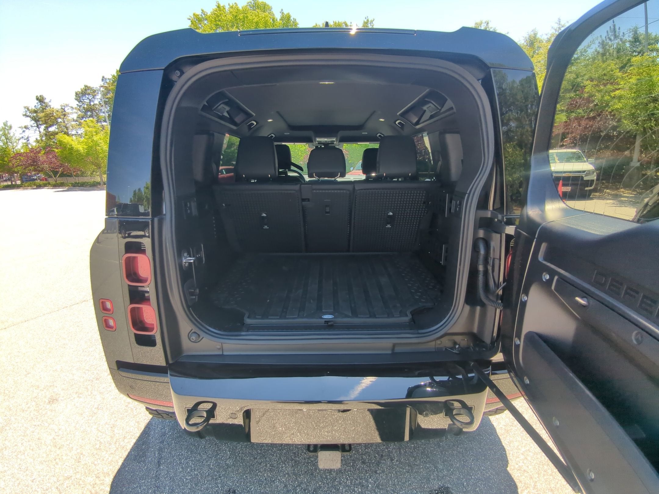 2024 Land Rover Defender X-Dynamic SE