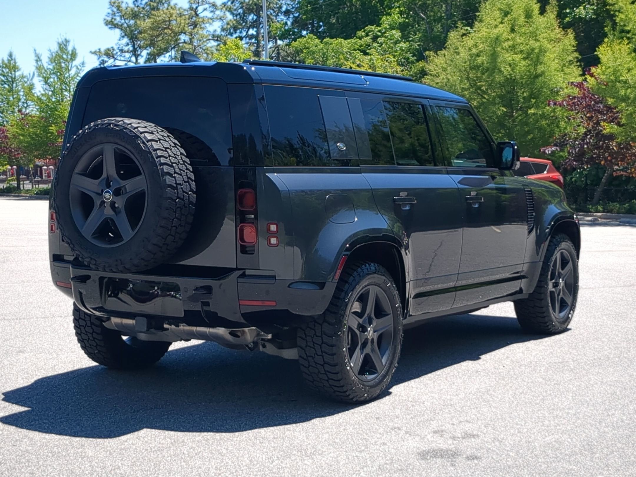 2024 Land Rover Defender X-Dynamic SE