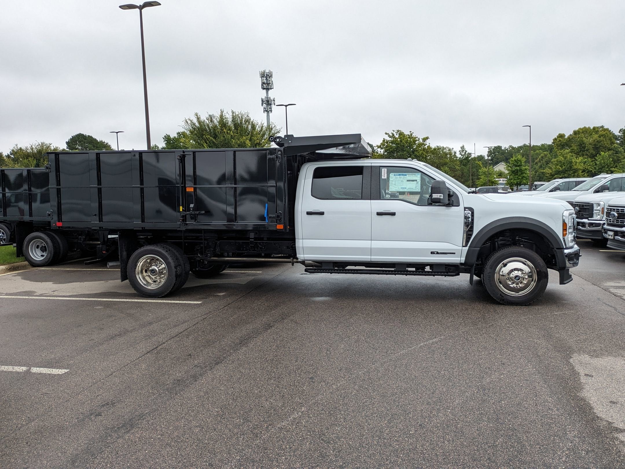 2025 Ford Super Duty F-550 DRW XL