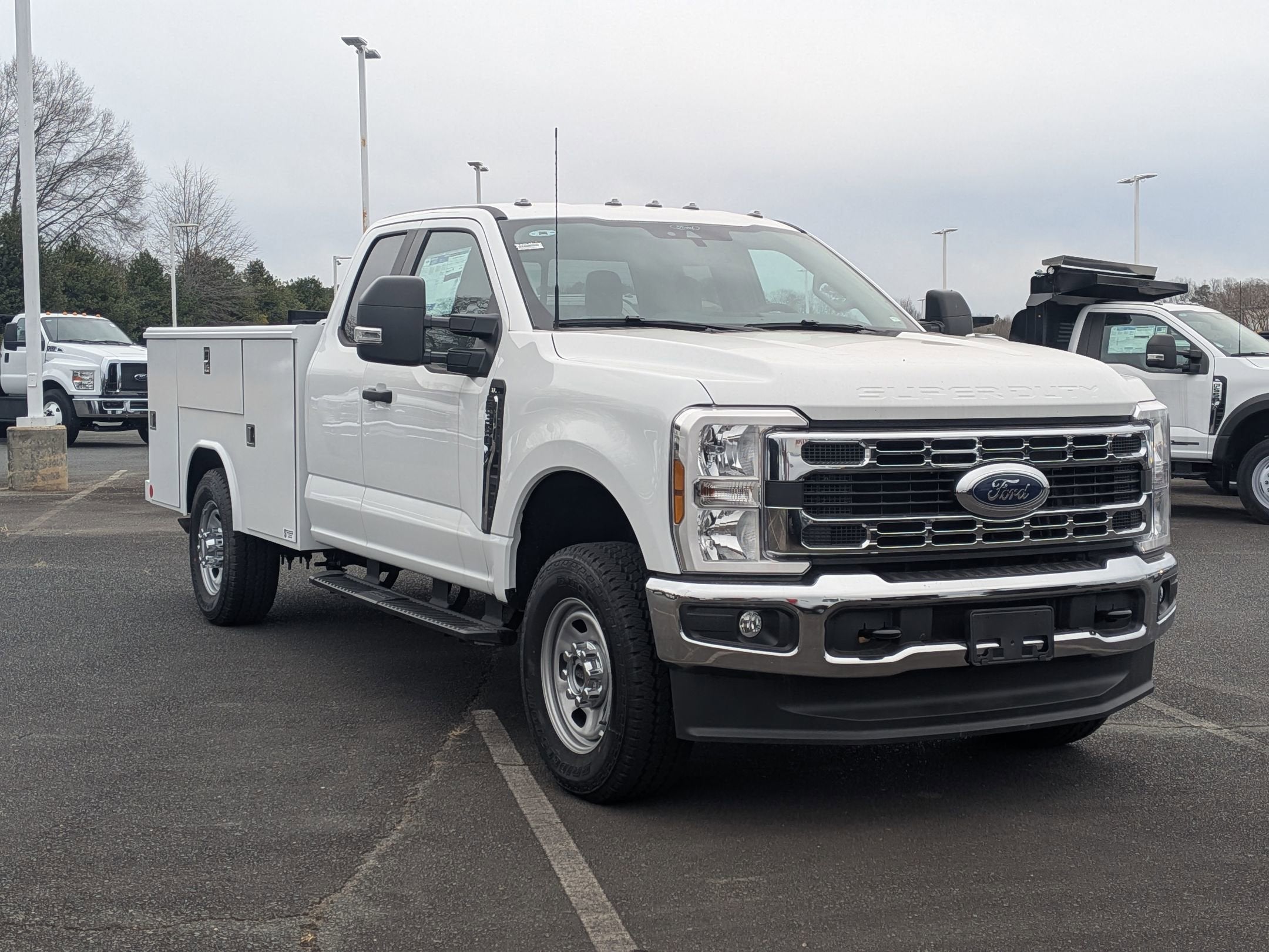 2025 Ford Super Duty F-350 SRW XL