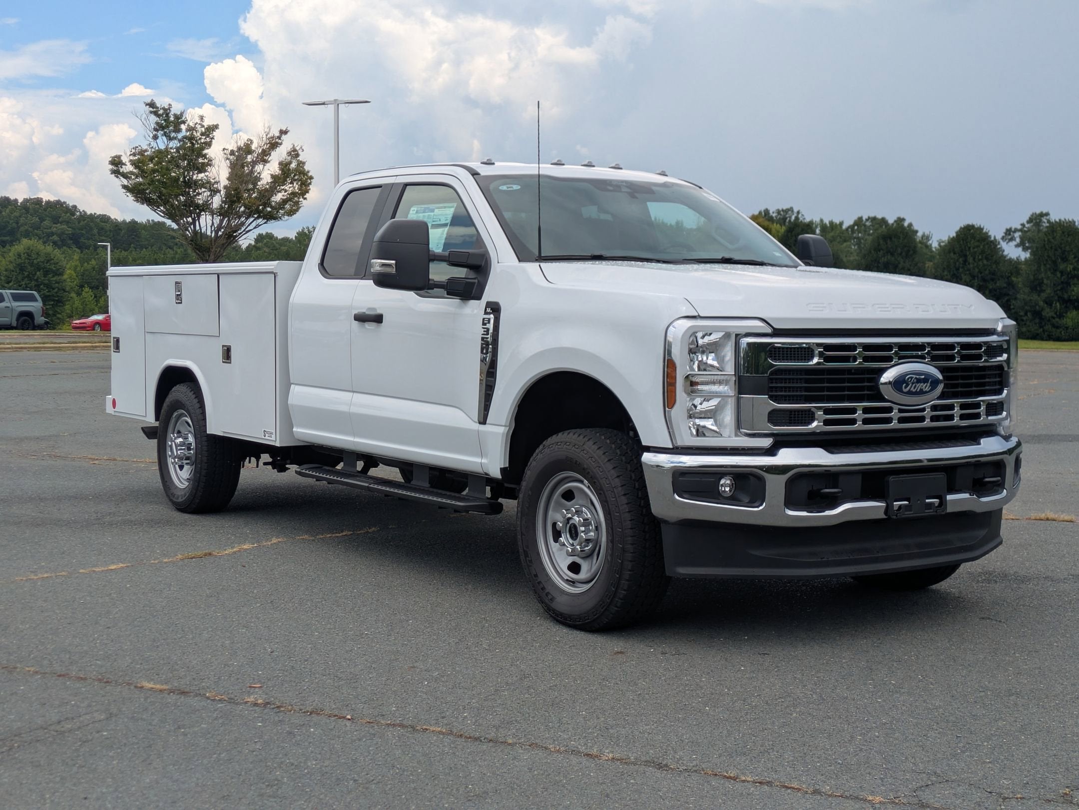 2025 Ford Super Duty F-350 SRW XL