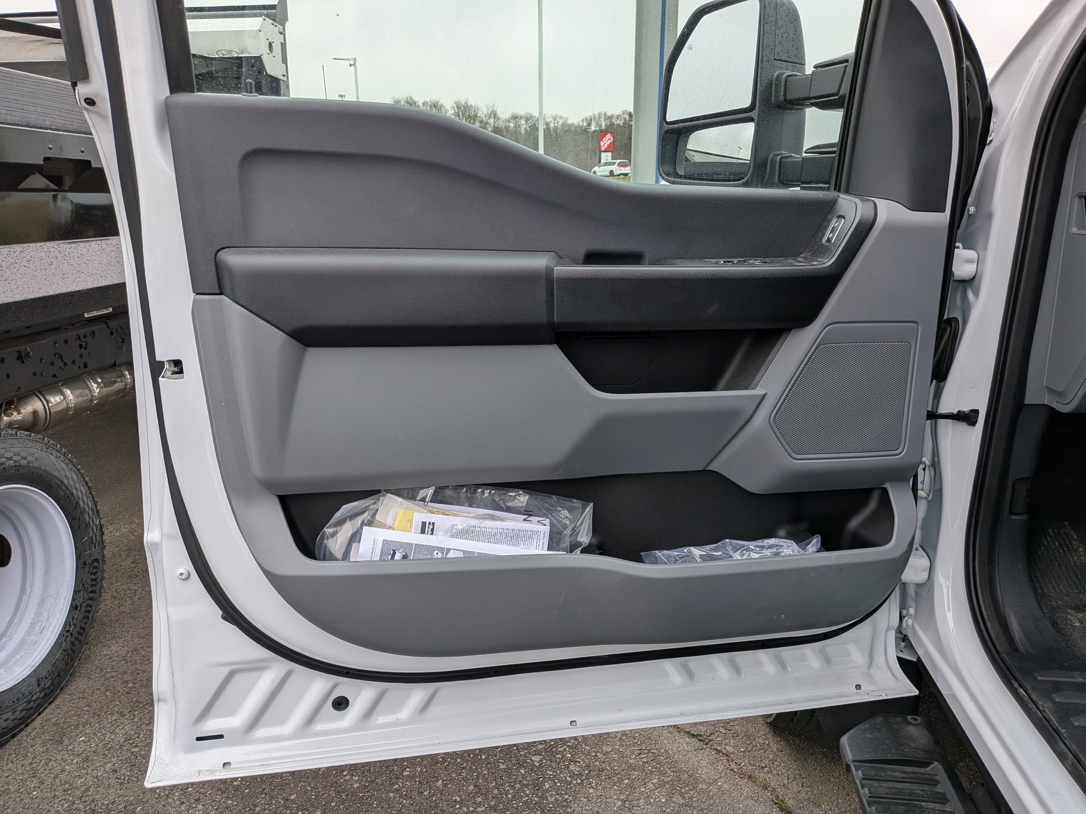 2025 Ford Super Duty F-550 DRW XL