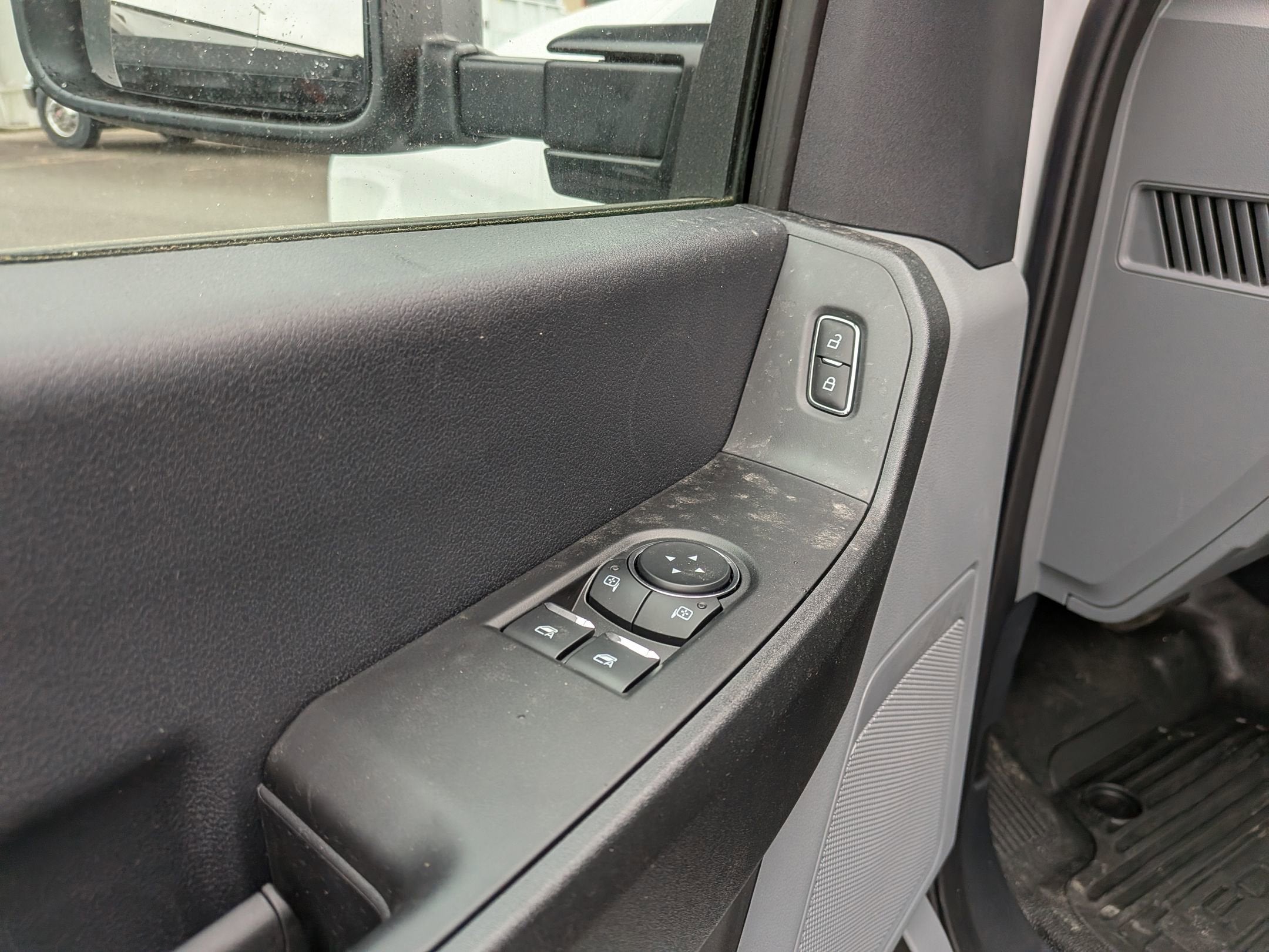 2025 Ford Super Duty F-550 DRW XL