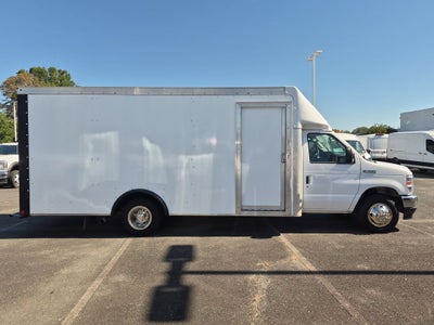 2022 Ford E-Series Cutaway Base
